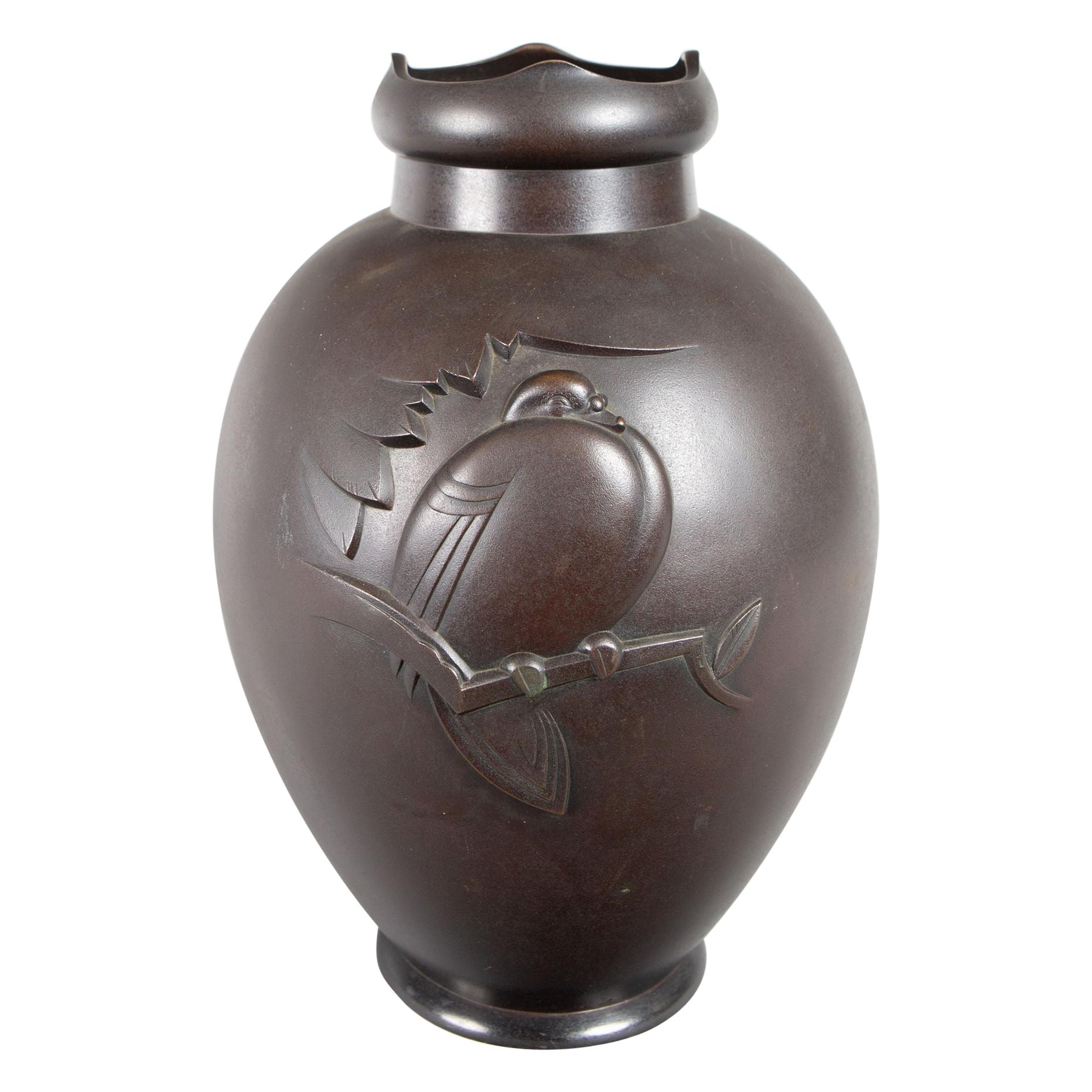 Japanese Bronze Vase with Pigeon Design For Sale