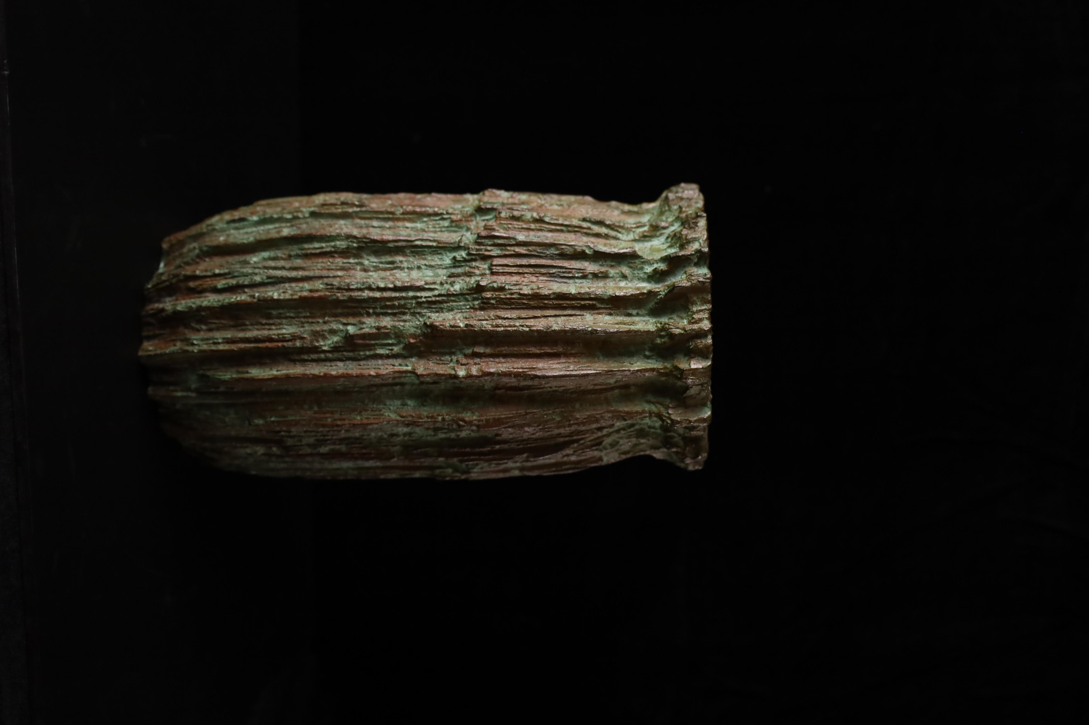 Vaso giapponese in bronzo con corteccia d'albero, firmato, XX secolo in vendita 4