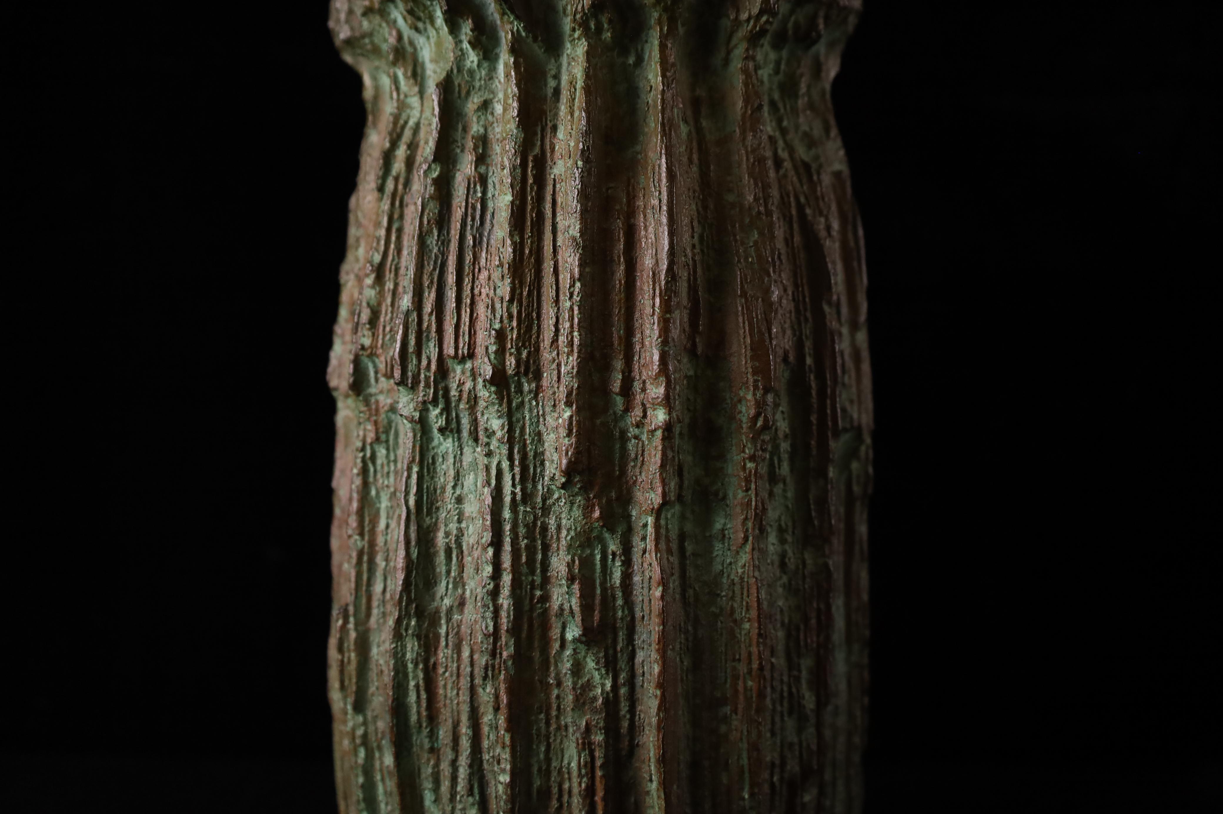 Vaso giapponese in bronzo con corteccia d'albero, firmato, XX secolo in vendita 5