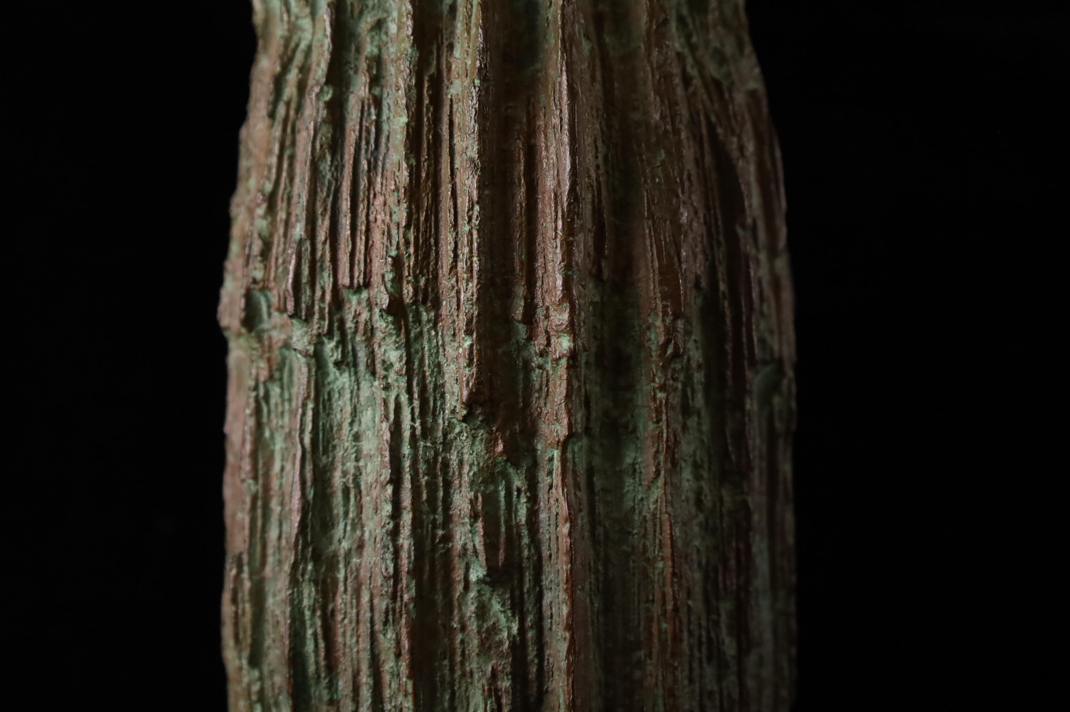 Vaso giapponese in bronzo con corteccia d'albero, firmato, XX secolo in vendita 6