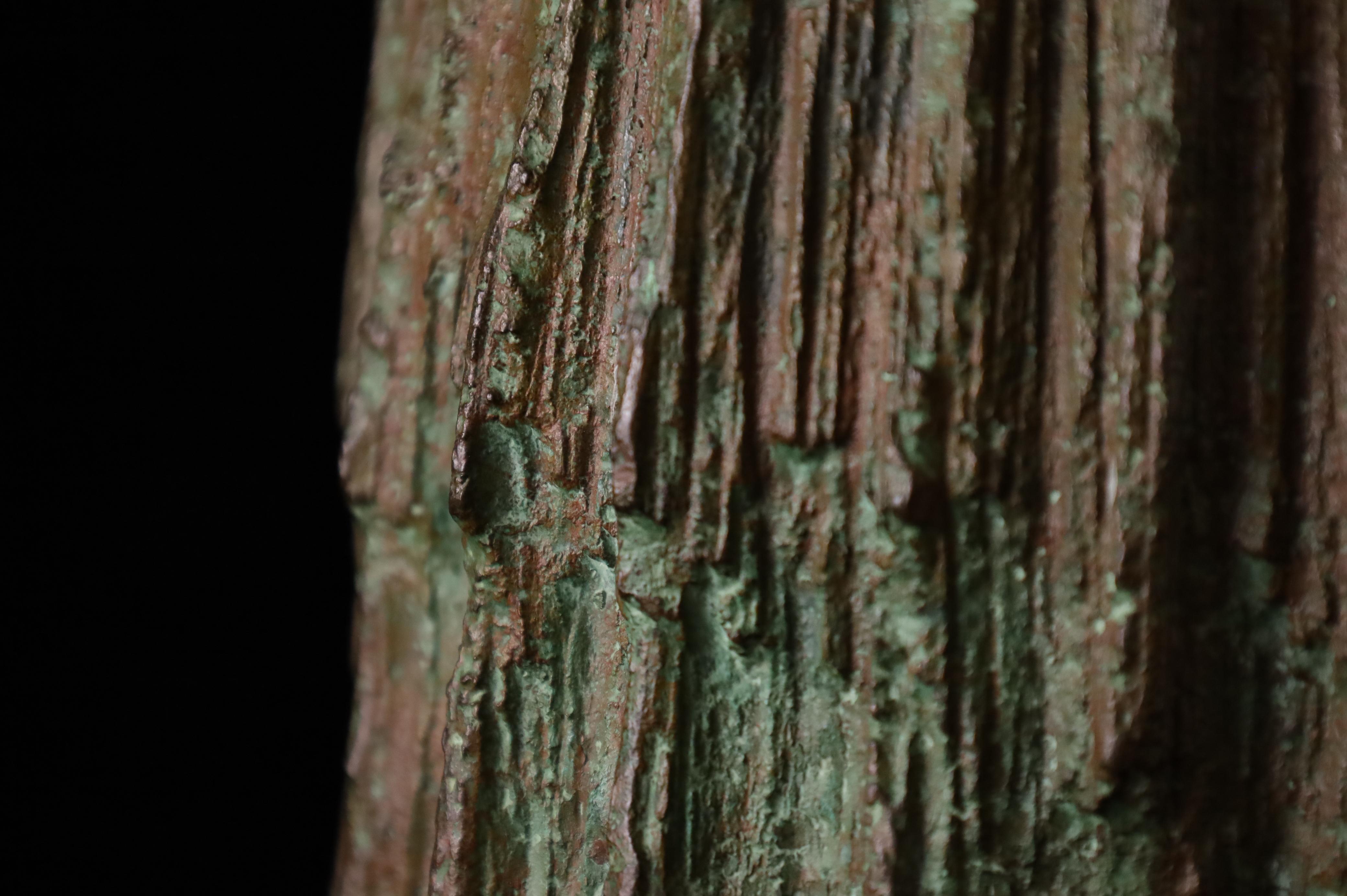 Vaso giapponese in bronzo con corteccia d'albero, firmato, XX secolo in vendita 8