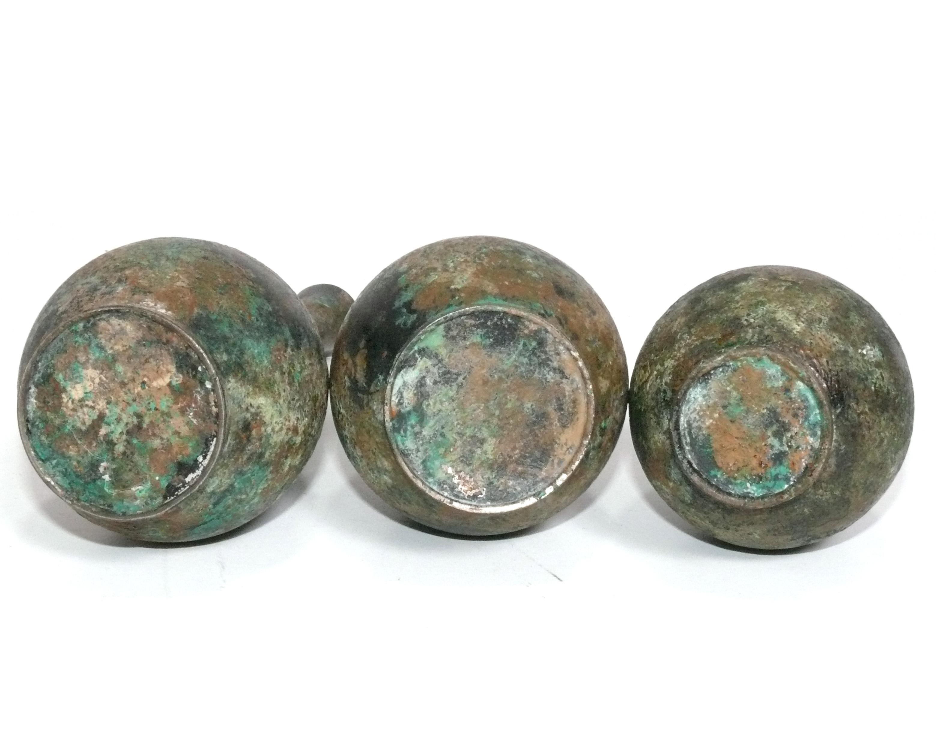 Milieu du XXe siècle Collection de neuf vases japonais en bronze en vente