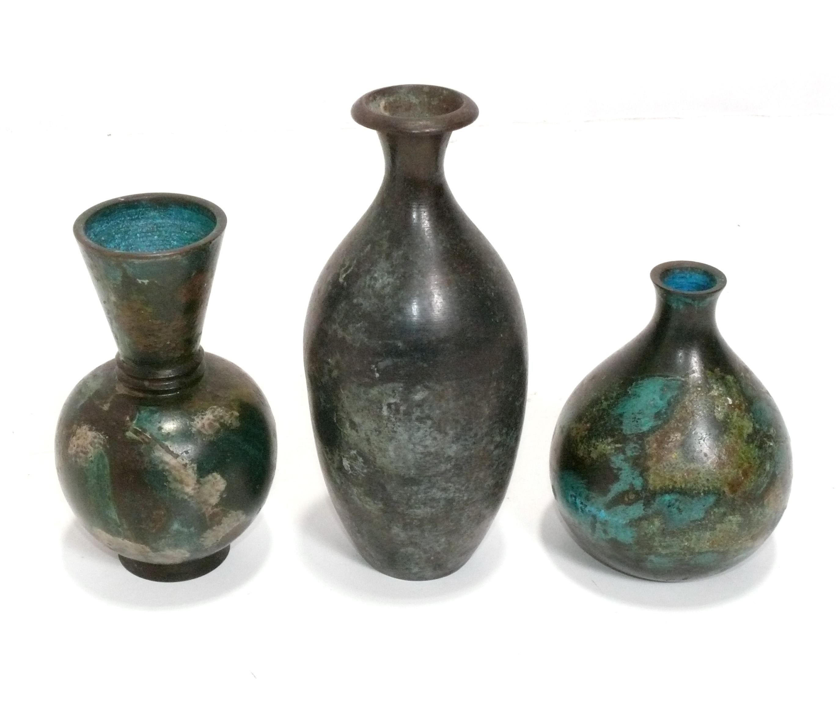 Bronze Collection de neuf vases japonais en bronze en vente