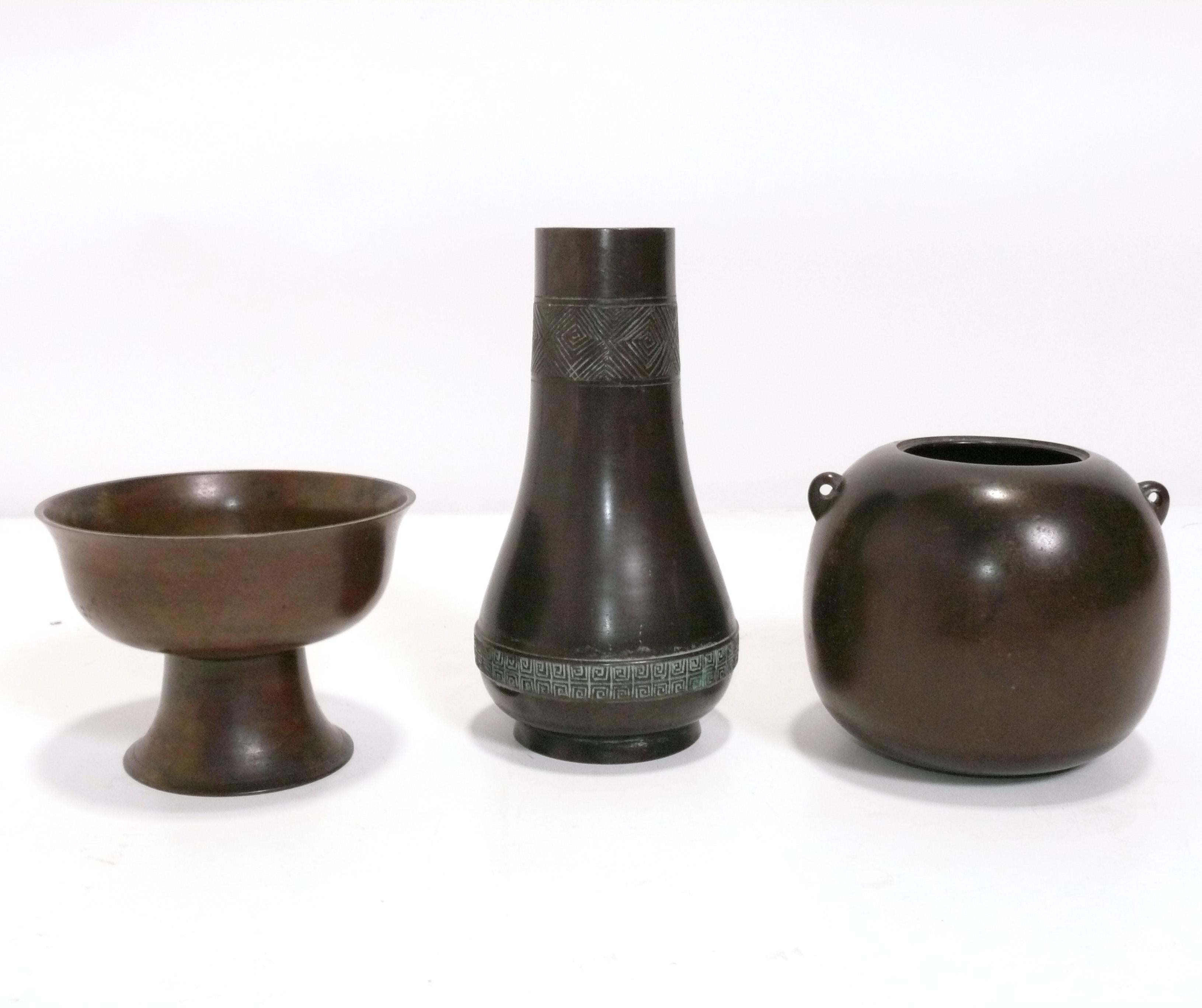 Collezione di vasi o recipienti giapponesi in bronzo In condizioni buone in vendita a Atlanta, GA