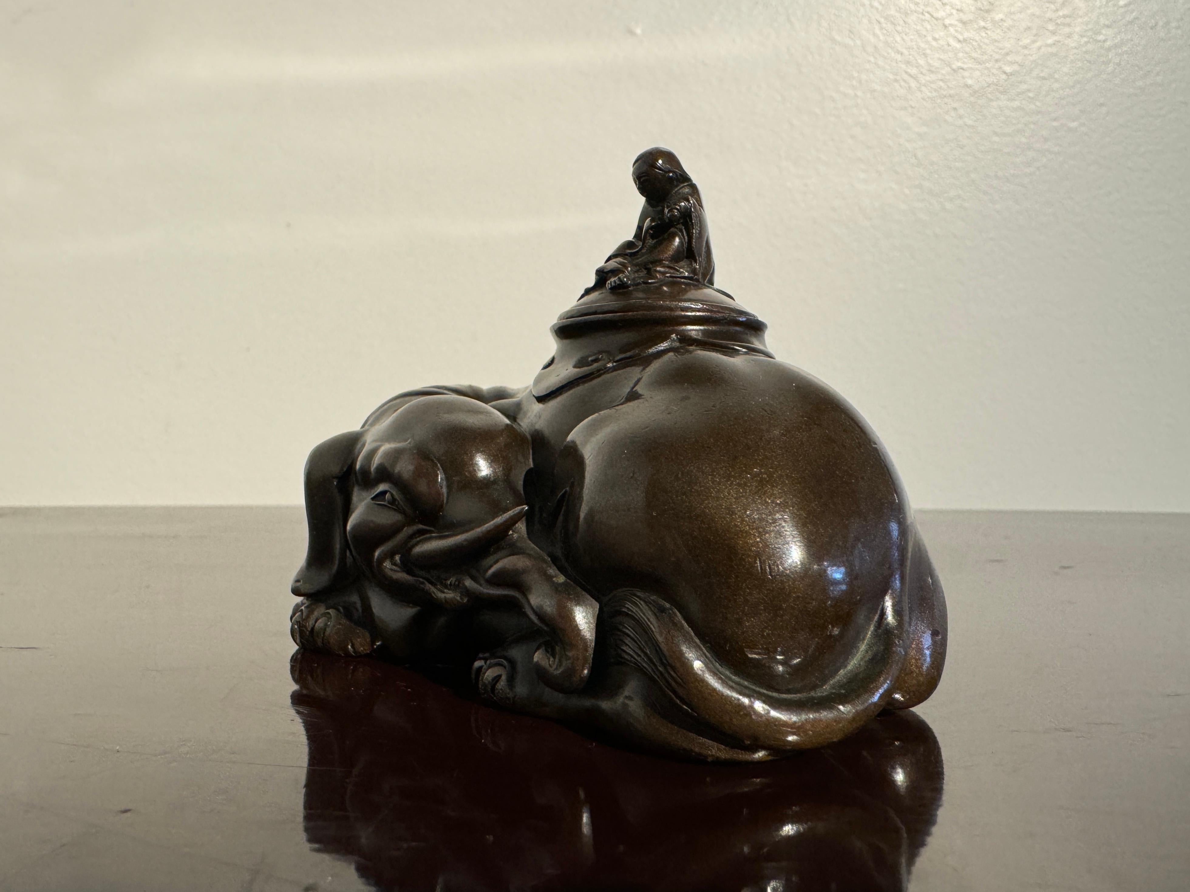 Japanese Bronze Water Coupe, Eguchi as Fugen, Edo/Meiji Period, Japan For Sale 1