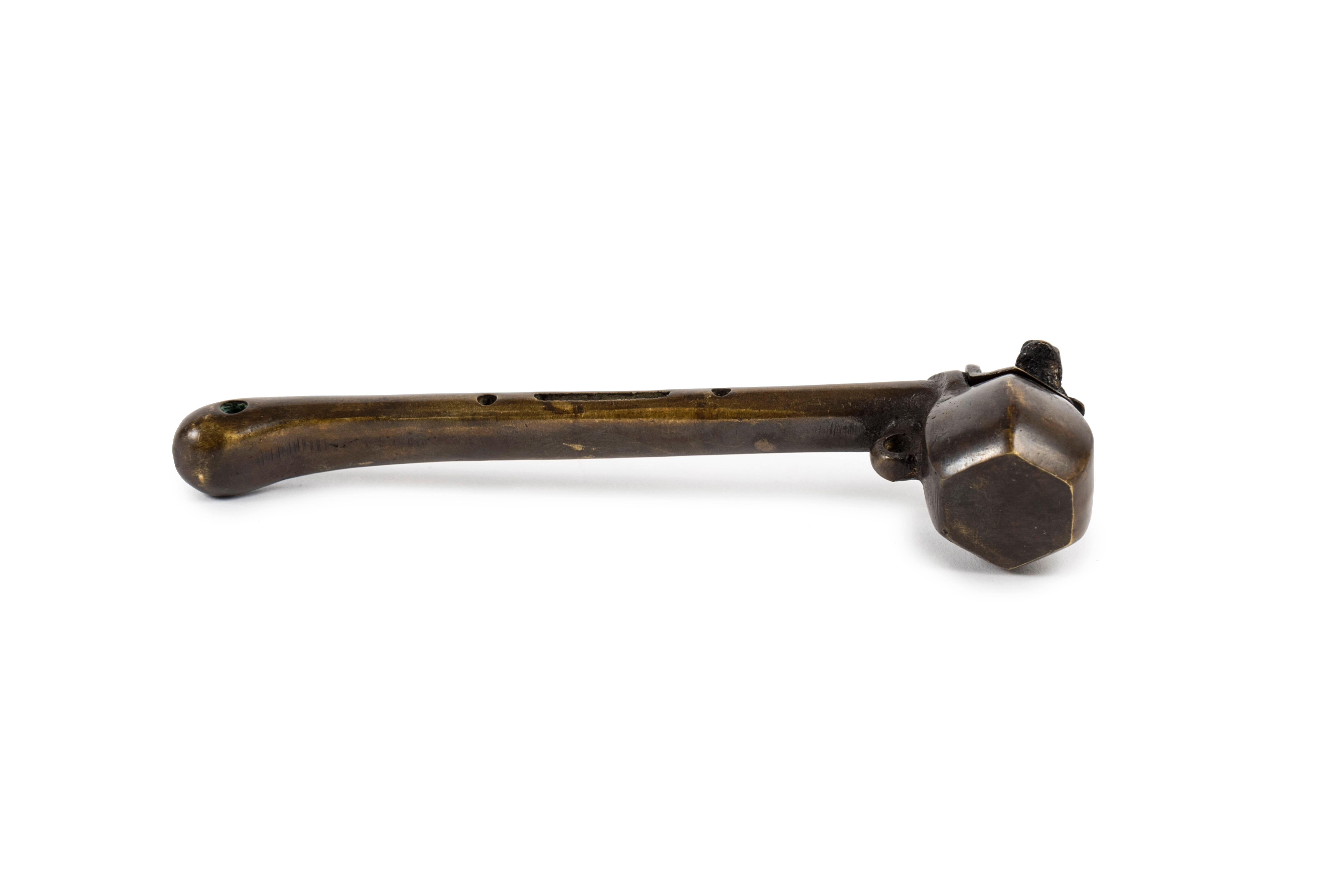 Japanese Bronze Yatate or writing kit adorned with a small Frog sculpture 1