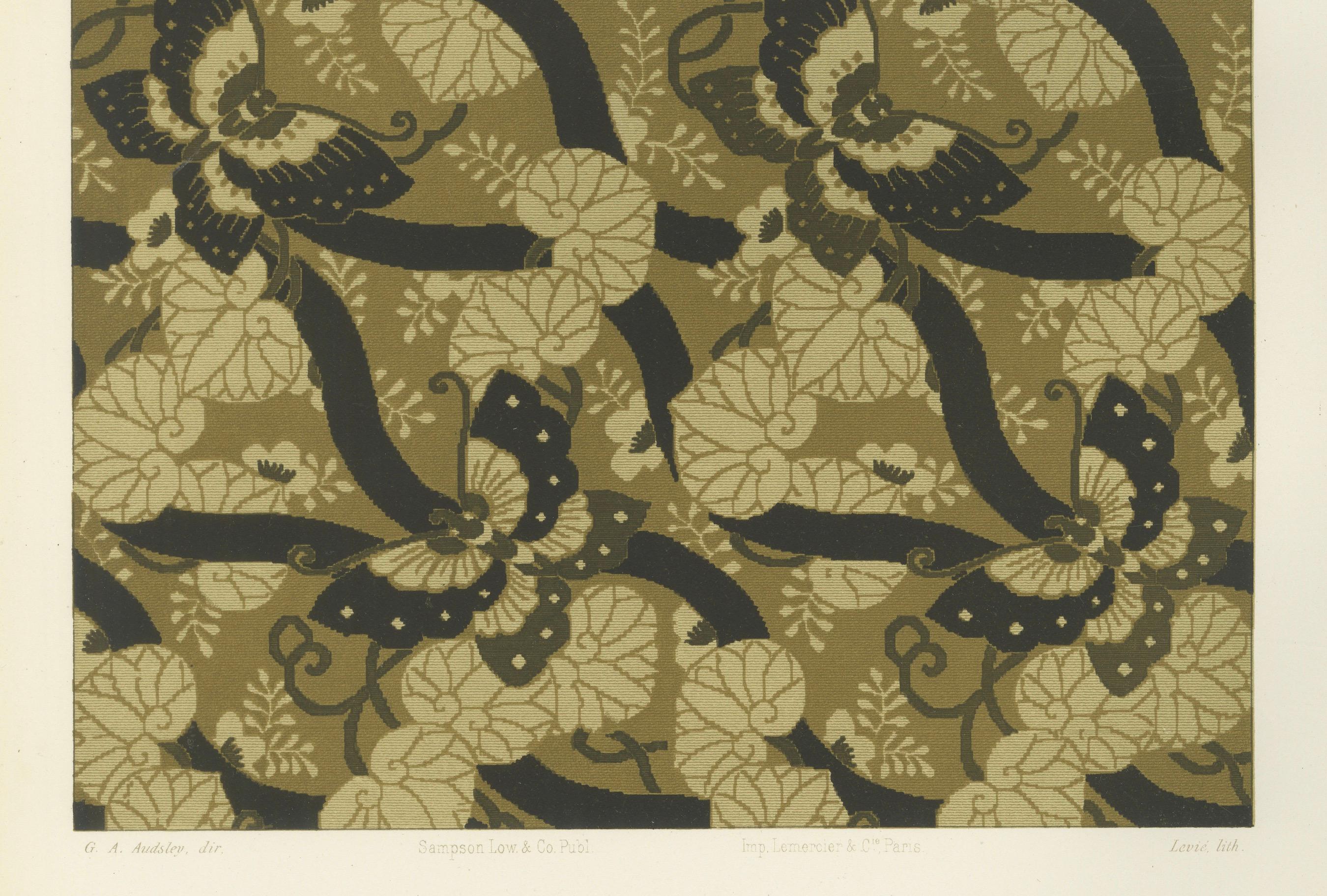 Titre : Motif textile japonais de papillons et de vignes : Lithographie ancienne, années 1880

Description : Cette captivante lithographie des années 1880 met magnifiquement en valeur un motif textile japonais traditionnel présentant un motif