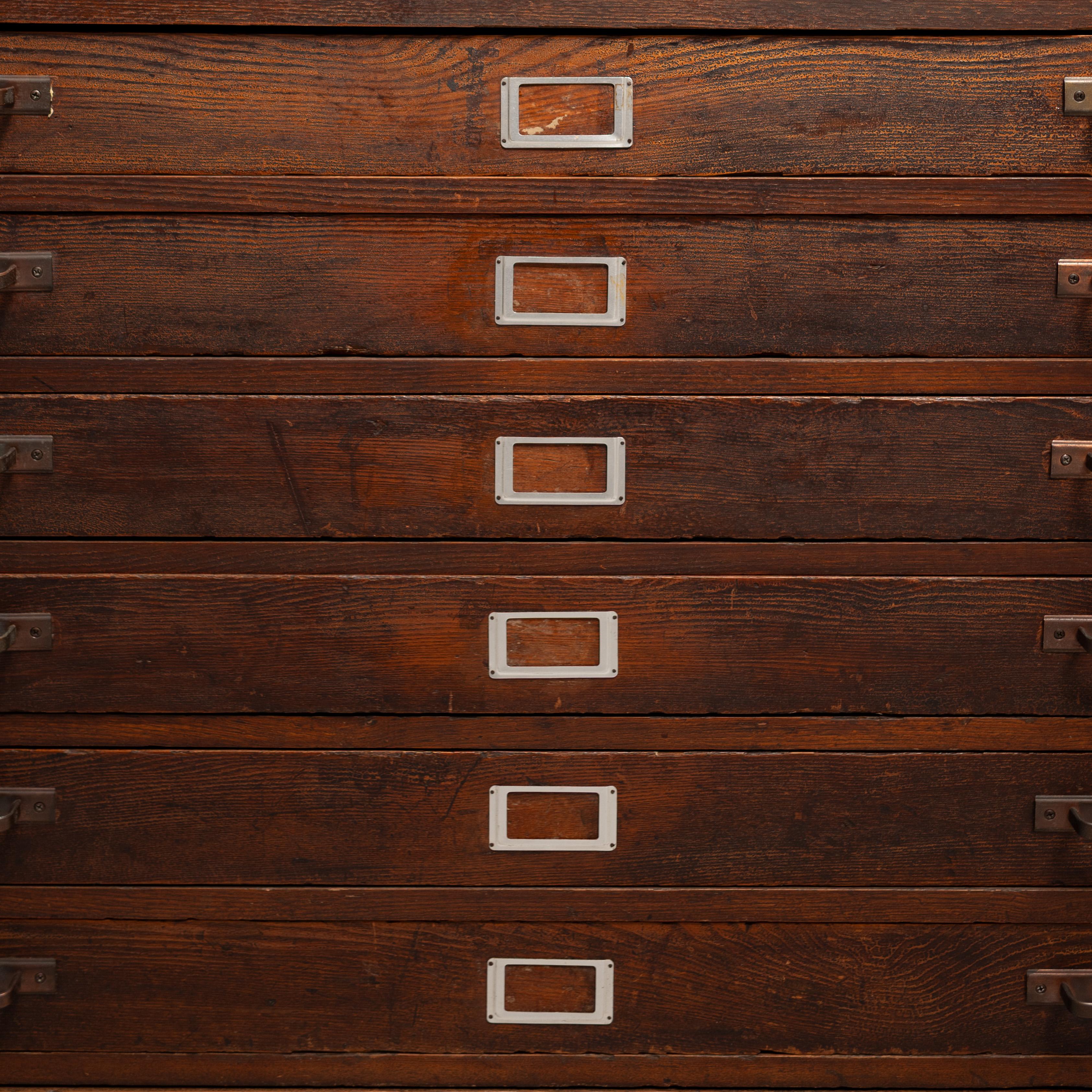 Legno Gabinetto giapponese con cassetti, Giappone, Wabi Sabi, inizio XX secolo in vendita