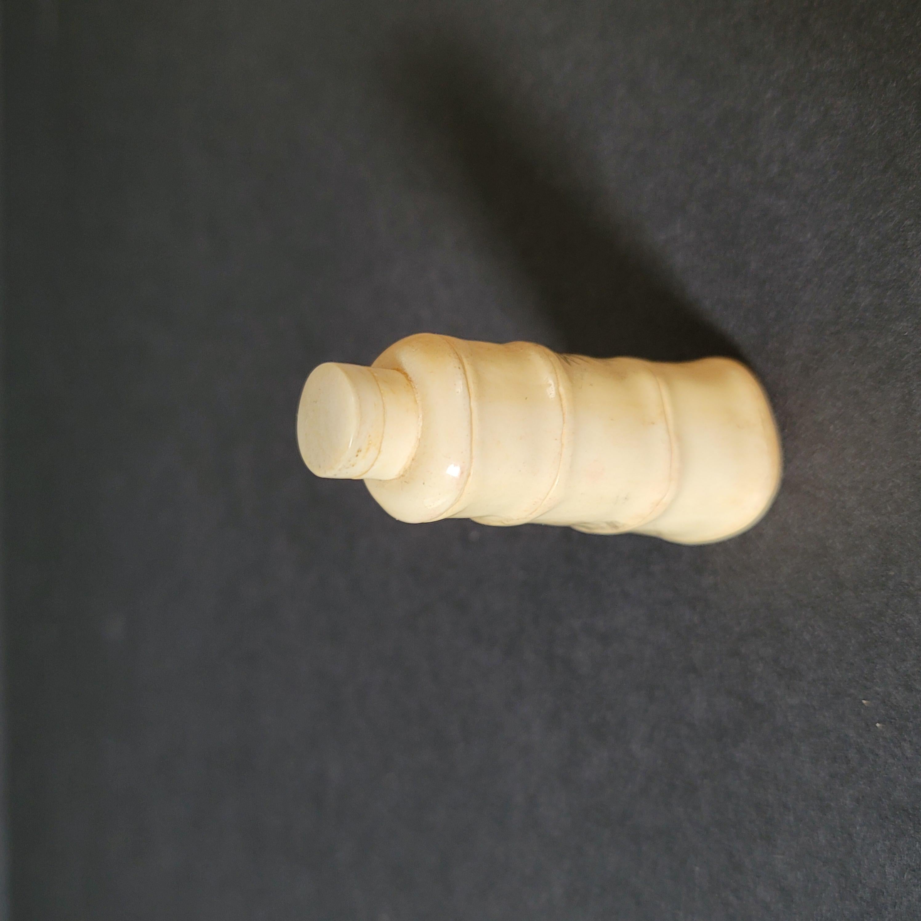 Japanese Carved Bone A Bamboo-Form Snuff Bottle In Excellent Condition For Sale In Norton, MA