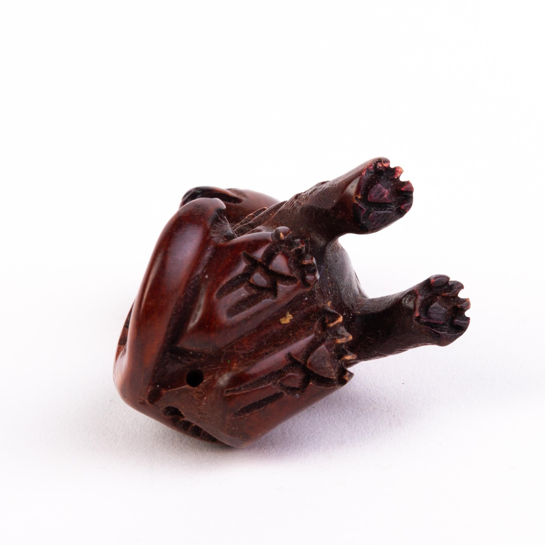 20th Century Japanese Carved Boxwood Netsuke Inro of a Cat For Sale