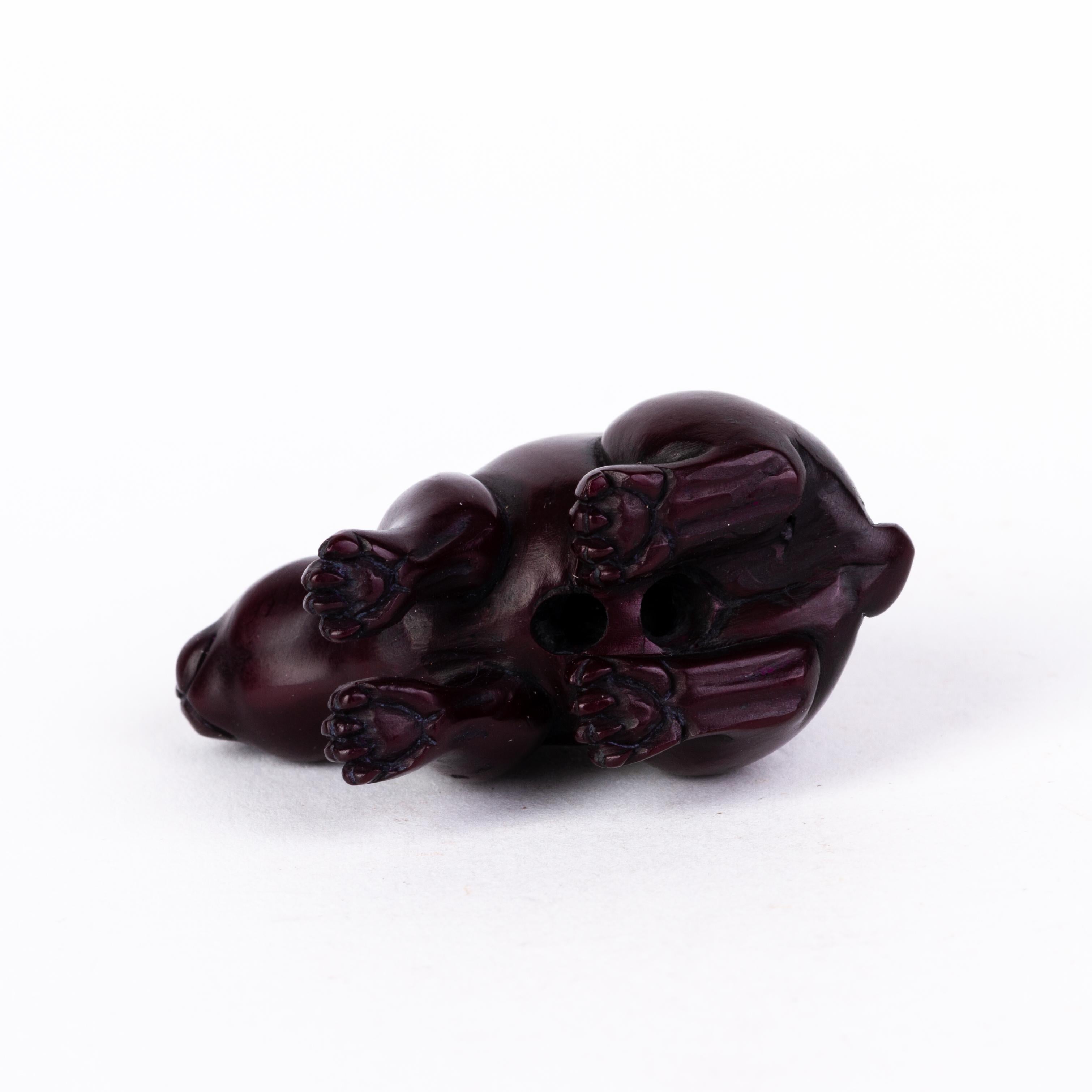 Japanese Carved Boxwood Rabbit Netsuke Inro Ojime In Good Condition For Sale In Nottingham, GB