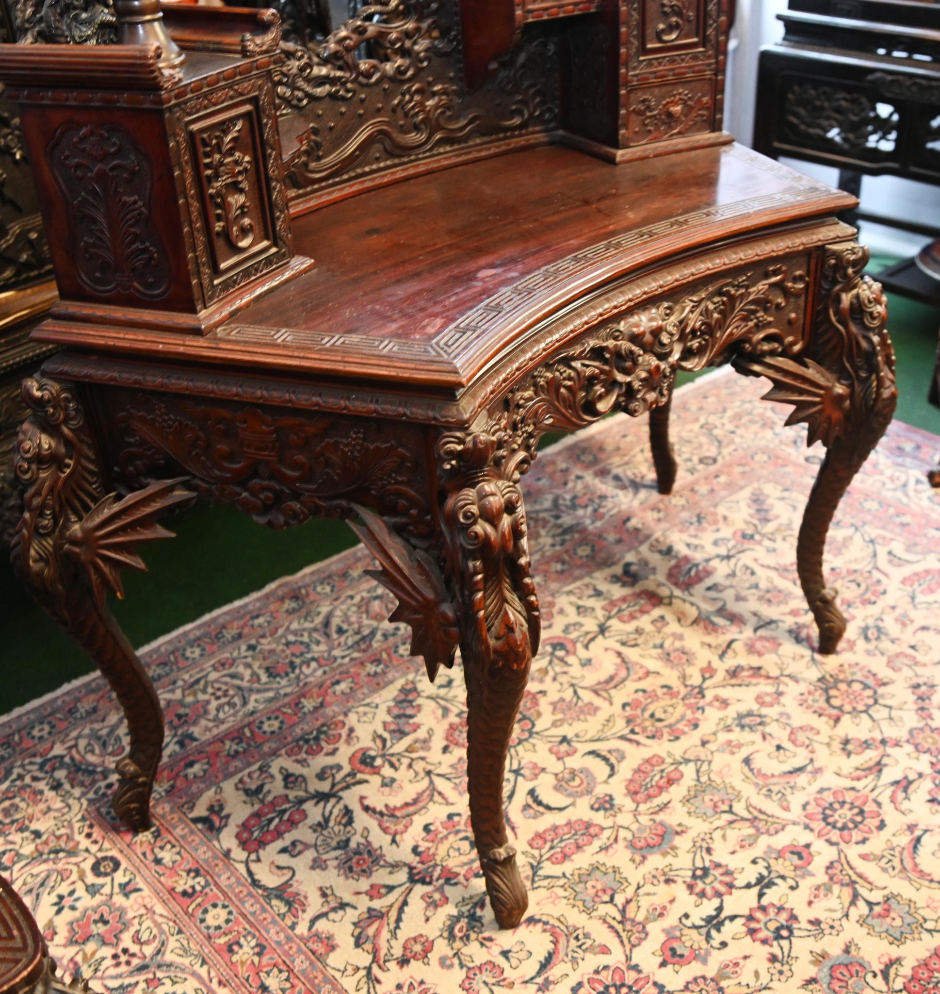 Japanischer geschnitzter Schreibtisch aus Hartholz aus der Meiji-Ära, Asiatisch 1860 im Angebot 11