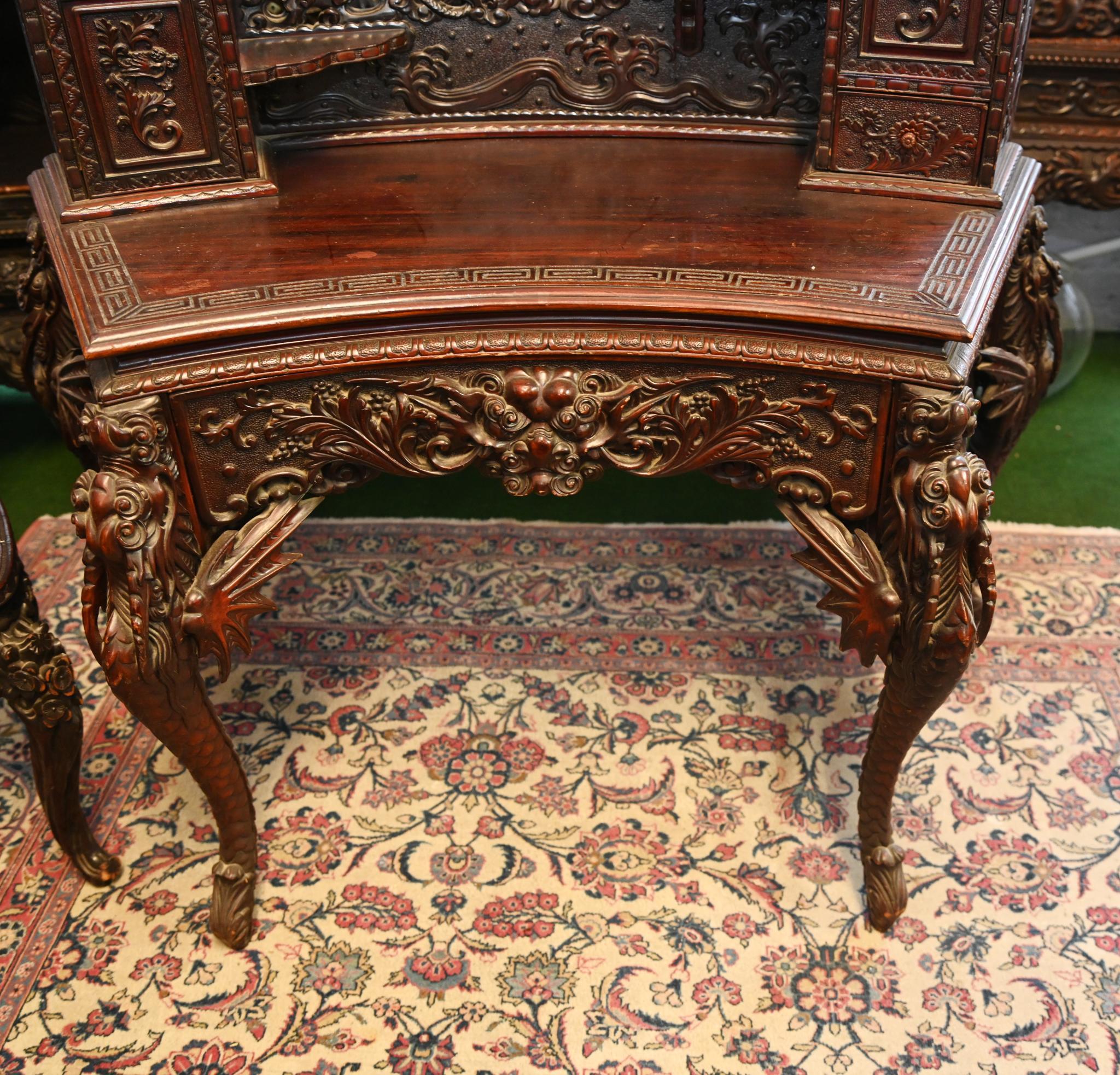 Japanischer geschnitzter Schreibtisch aus Hartholz aus der Meiji-Ära, Asiatisch 1860 im Angebot 12