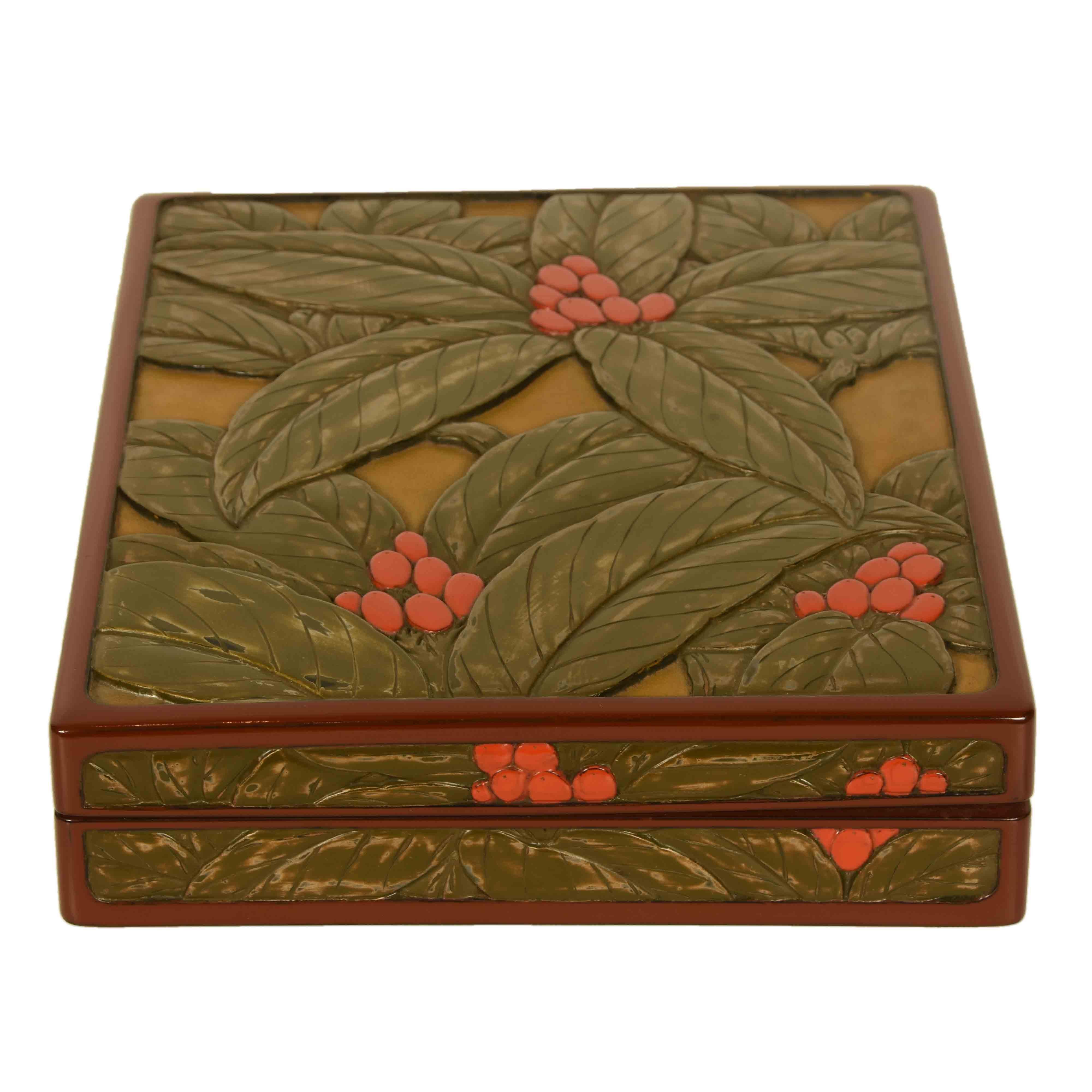 Japanese Carved Kamakura Lacquer Box with Botanical Design by Tamerou Ono In Good Condition For Sale In Prahran, Victoria