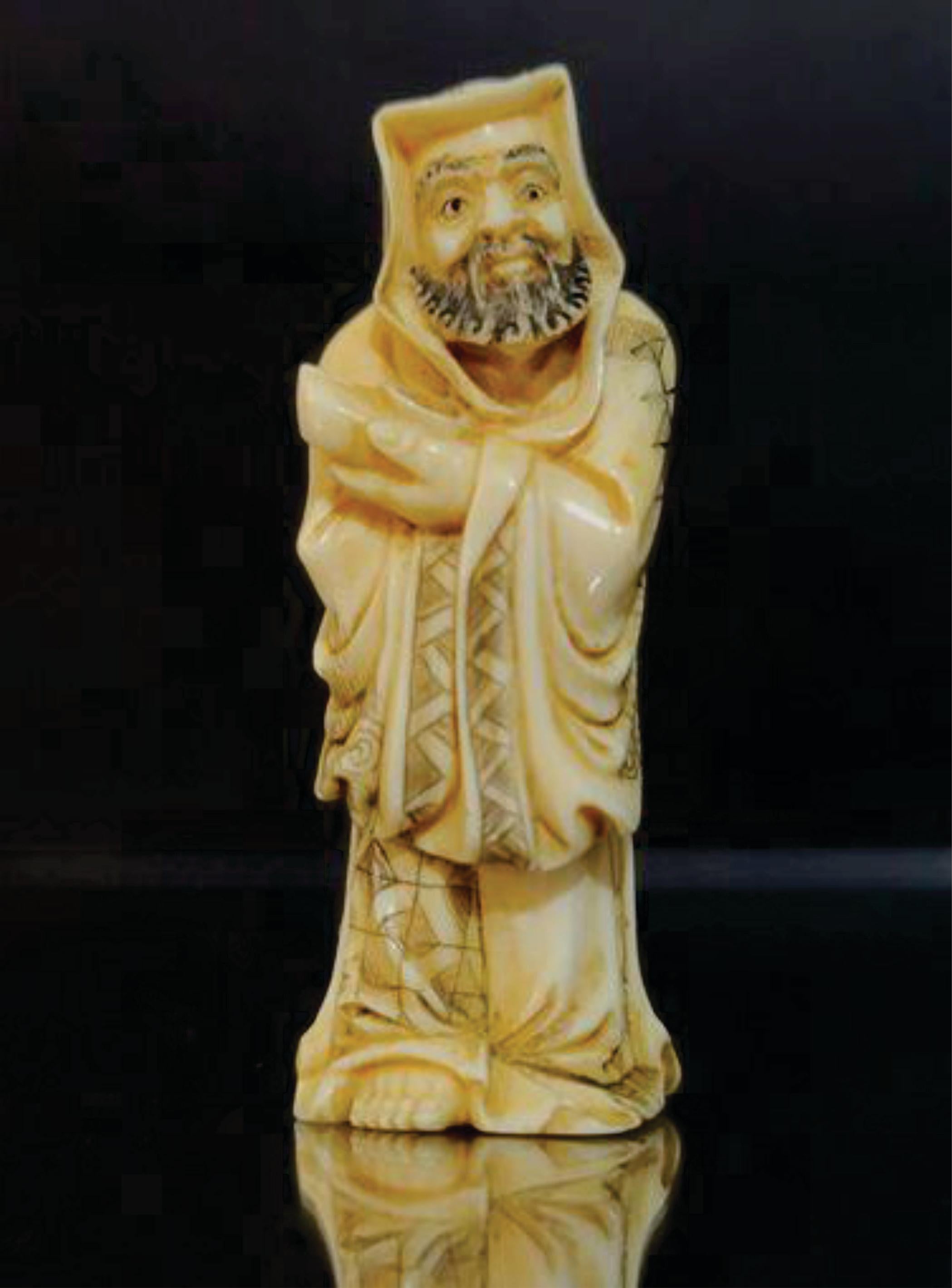 Ivoire Figure japonaise sculptée Netsuke à décor polychrome, par Shozan, Meiji  en vente