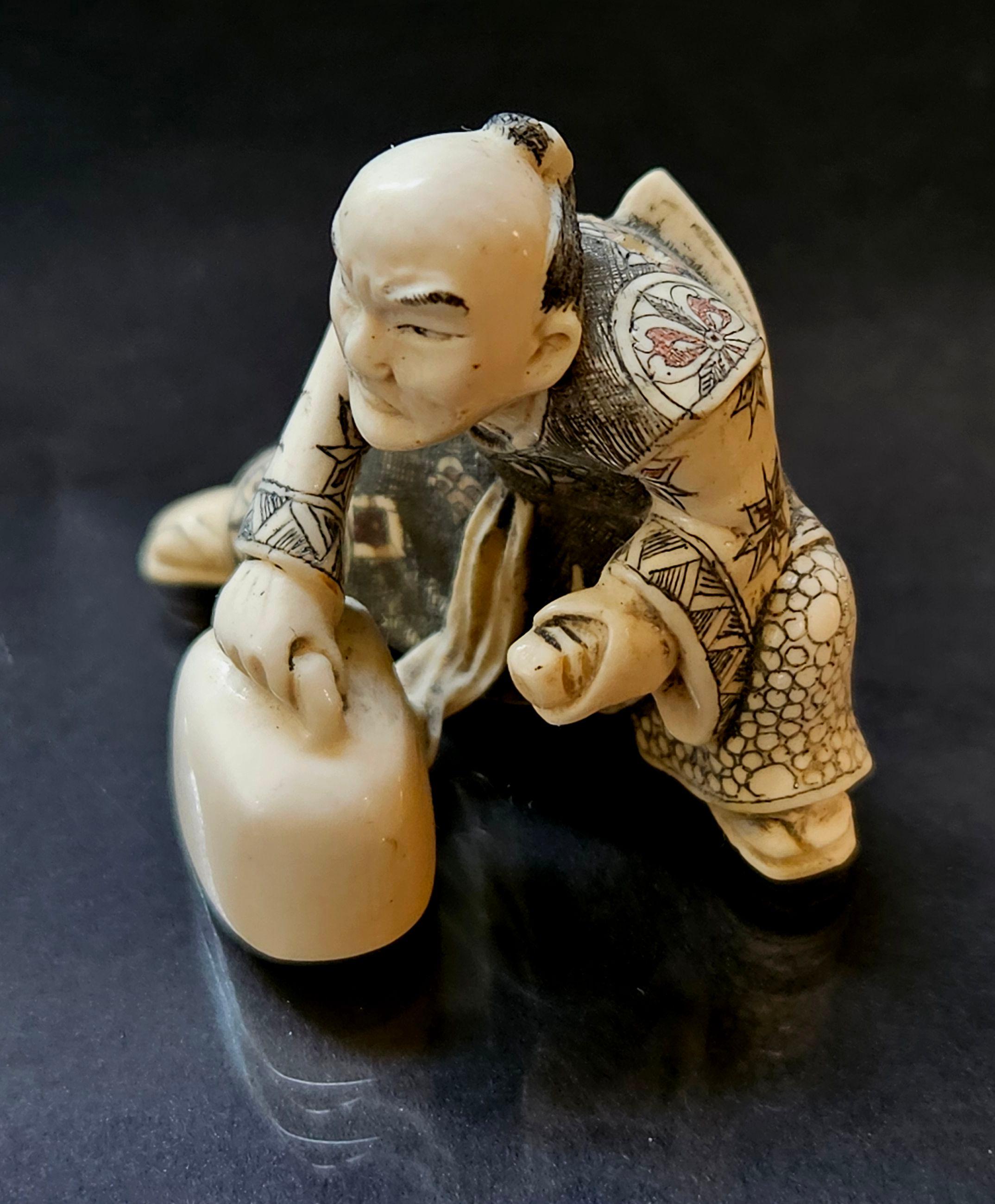 Japanese Carved Netsuke Polychrome Decorated Figure, Signed, Meiji Period For Sale 1