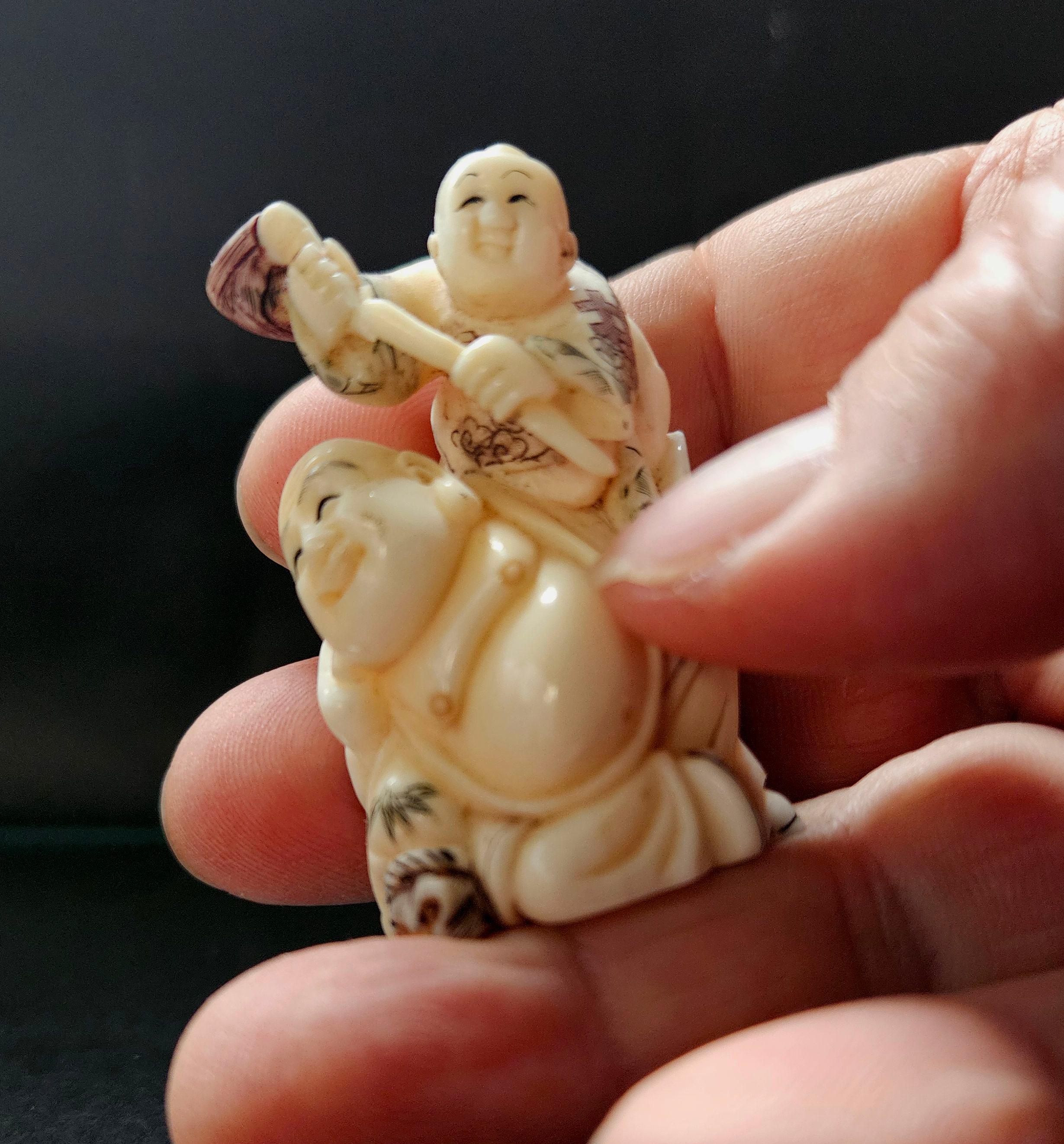 Japanese Carved Netsuke Polychrome Figure Group #1 by Yoshikawa , Meiji  For Sale 4