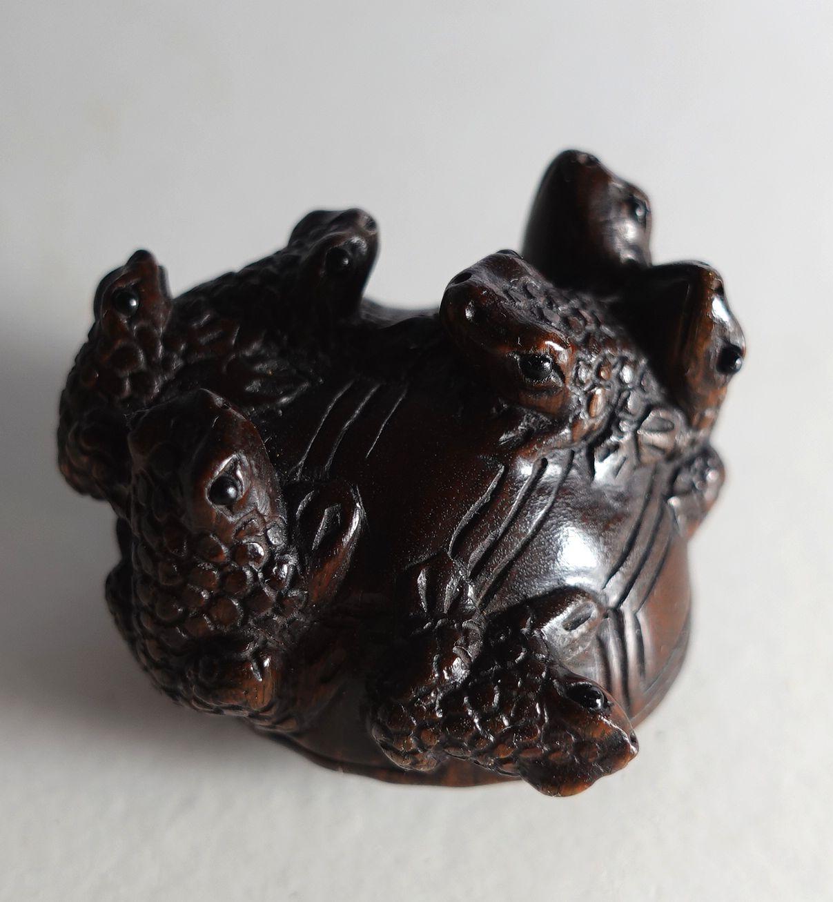Japanese Carved Wood Netsuke 