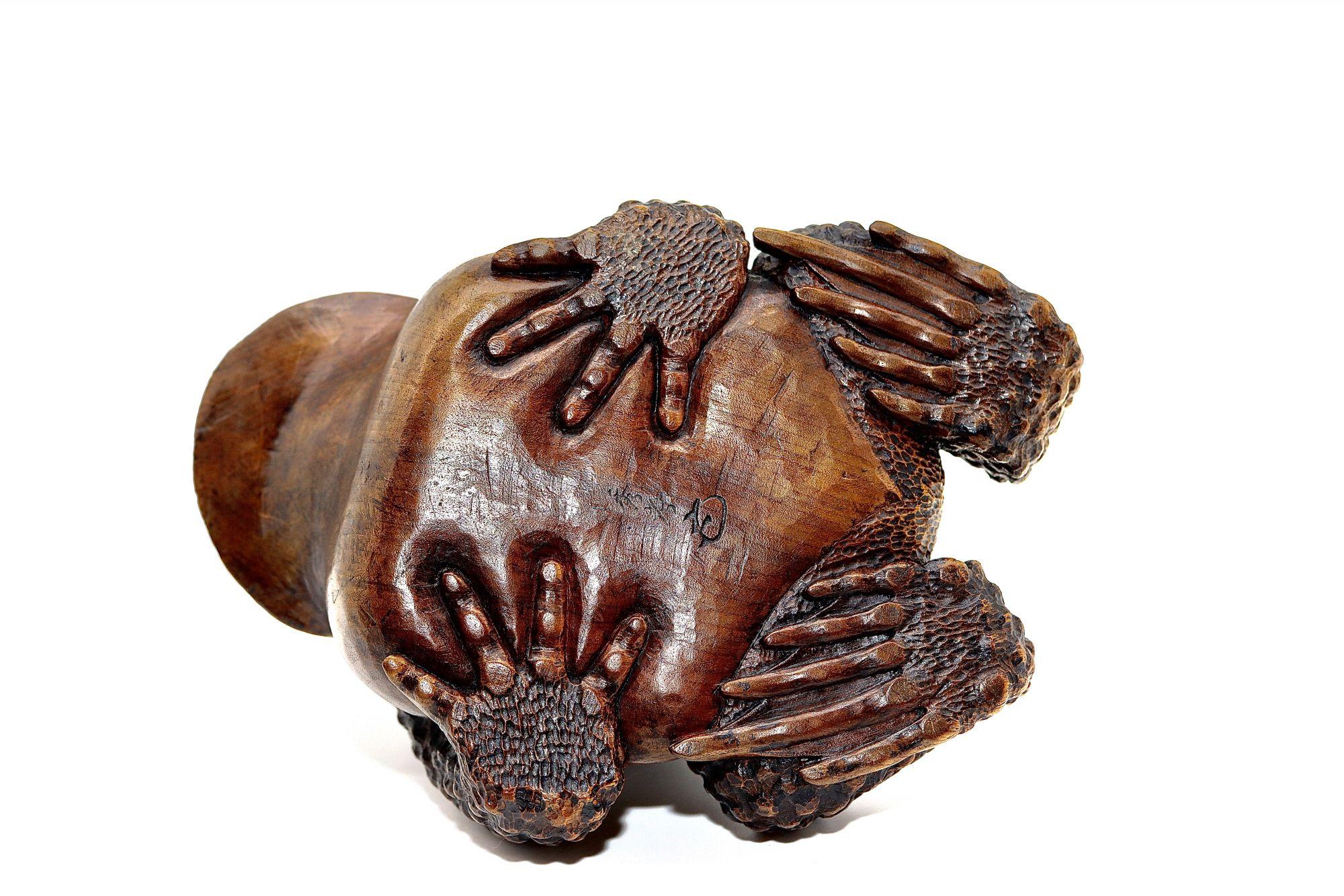 19th Century Japanese Carved Wood Sculpture of Toads Edo Period Signed For Sale 2