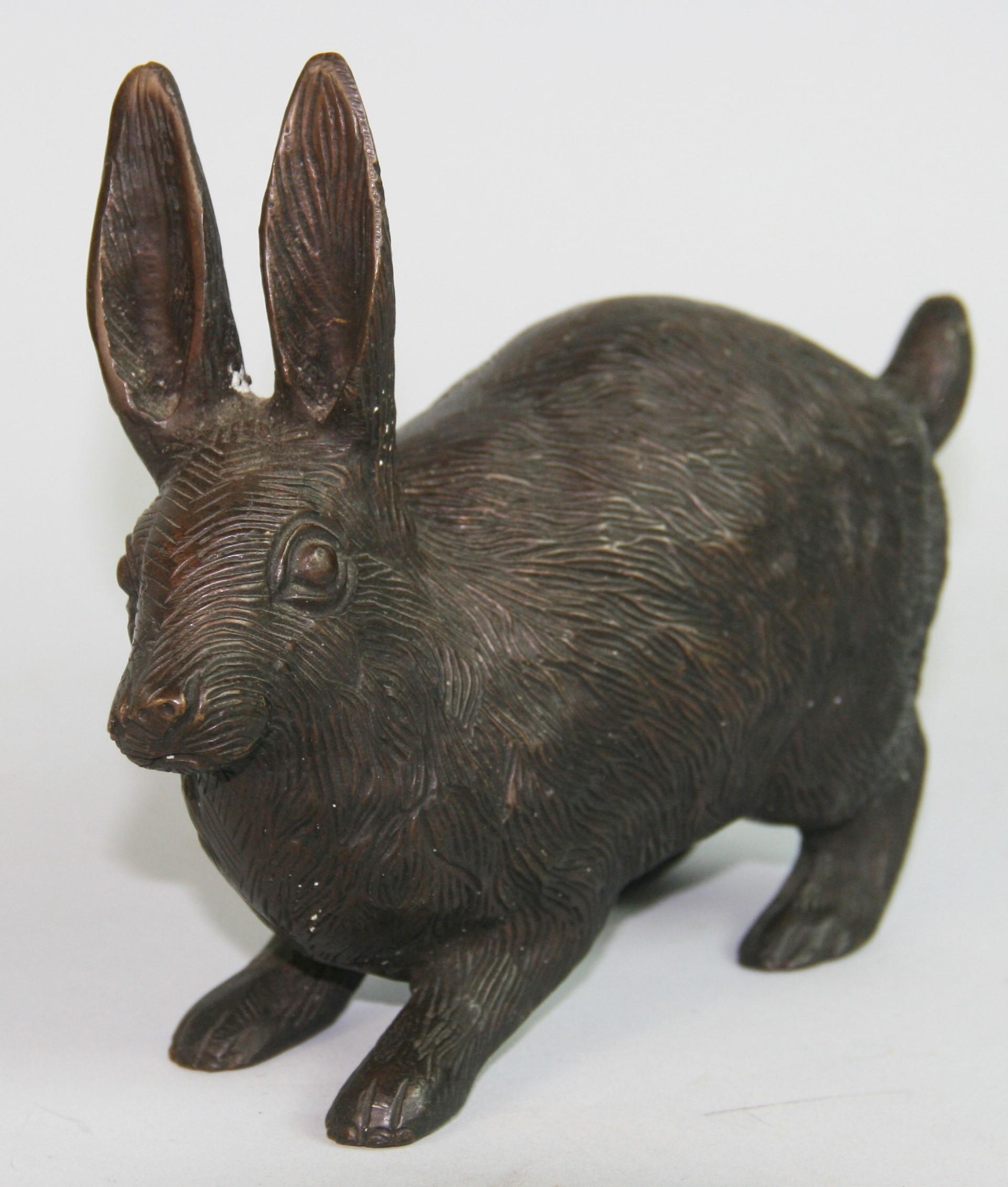 1631 Bronze japonais coulé à la main  lapin