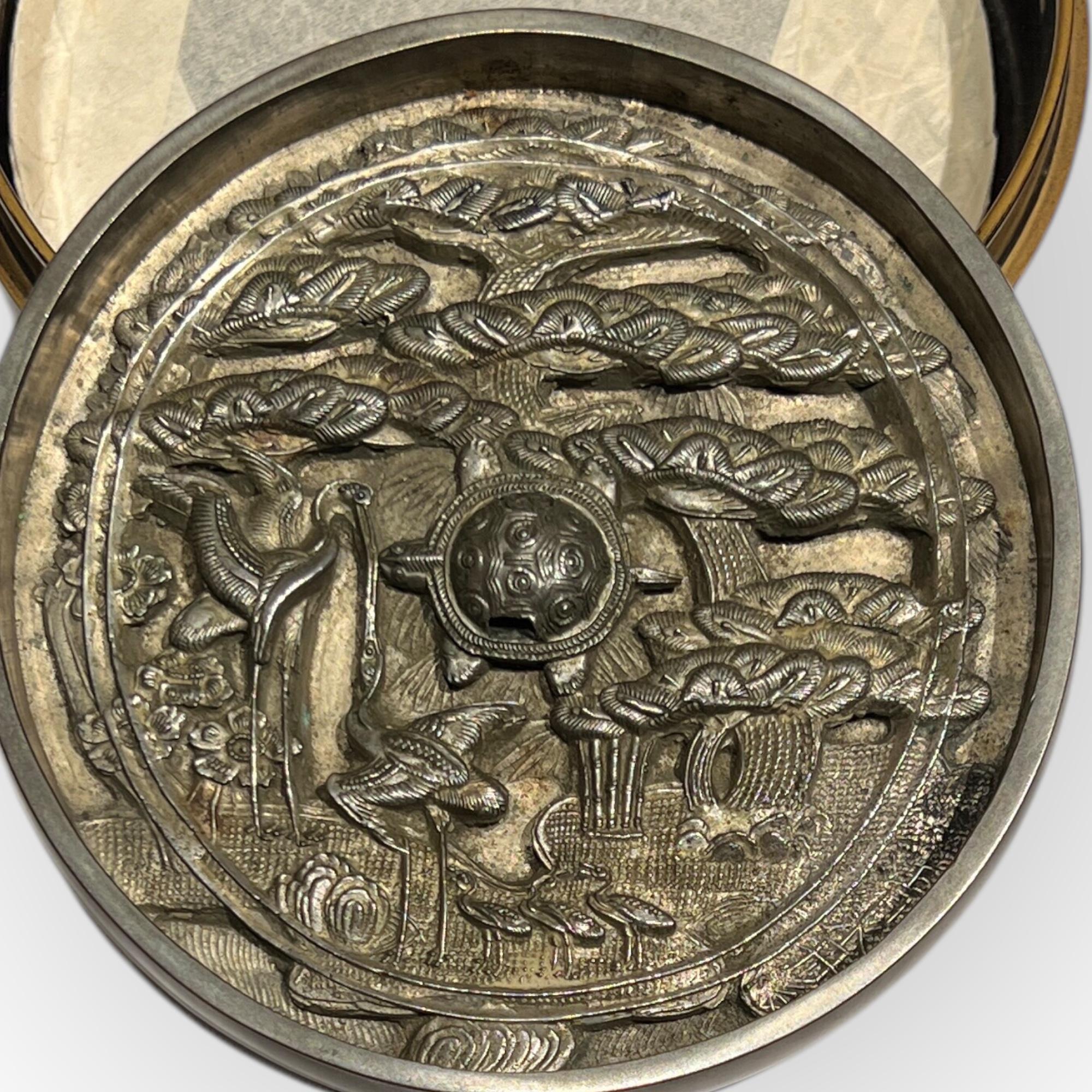 Japanese Cast Bronze Mirror and lacqer box, Edo Period, 18th Century, Japan For Sale 3