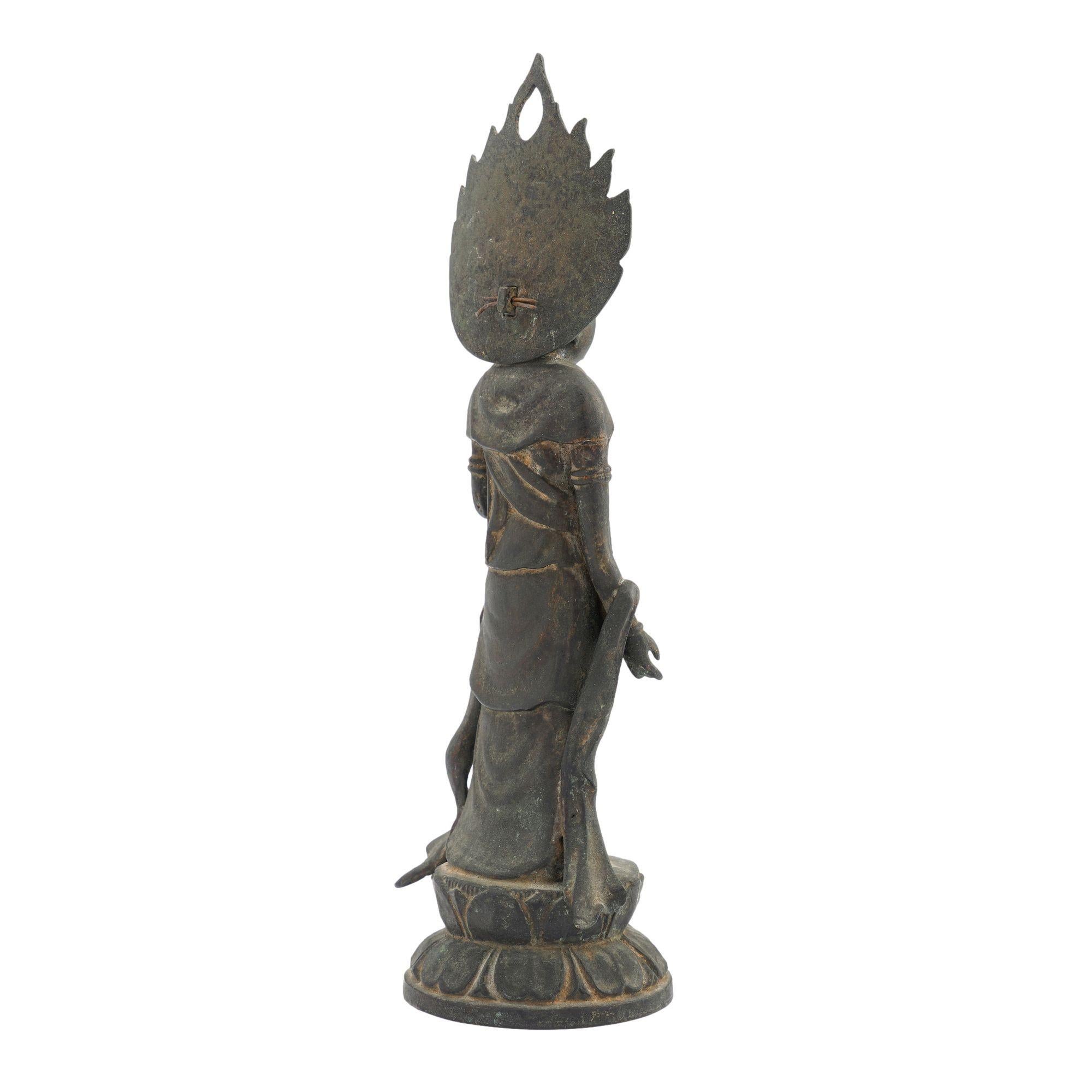 Japanische Bronzestatue eines Bodhisattva aus Bronzeguss, 1780-1800 im Angebot 2