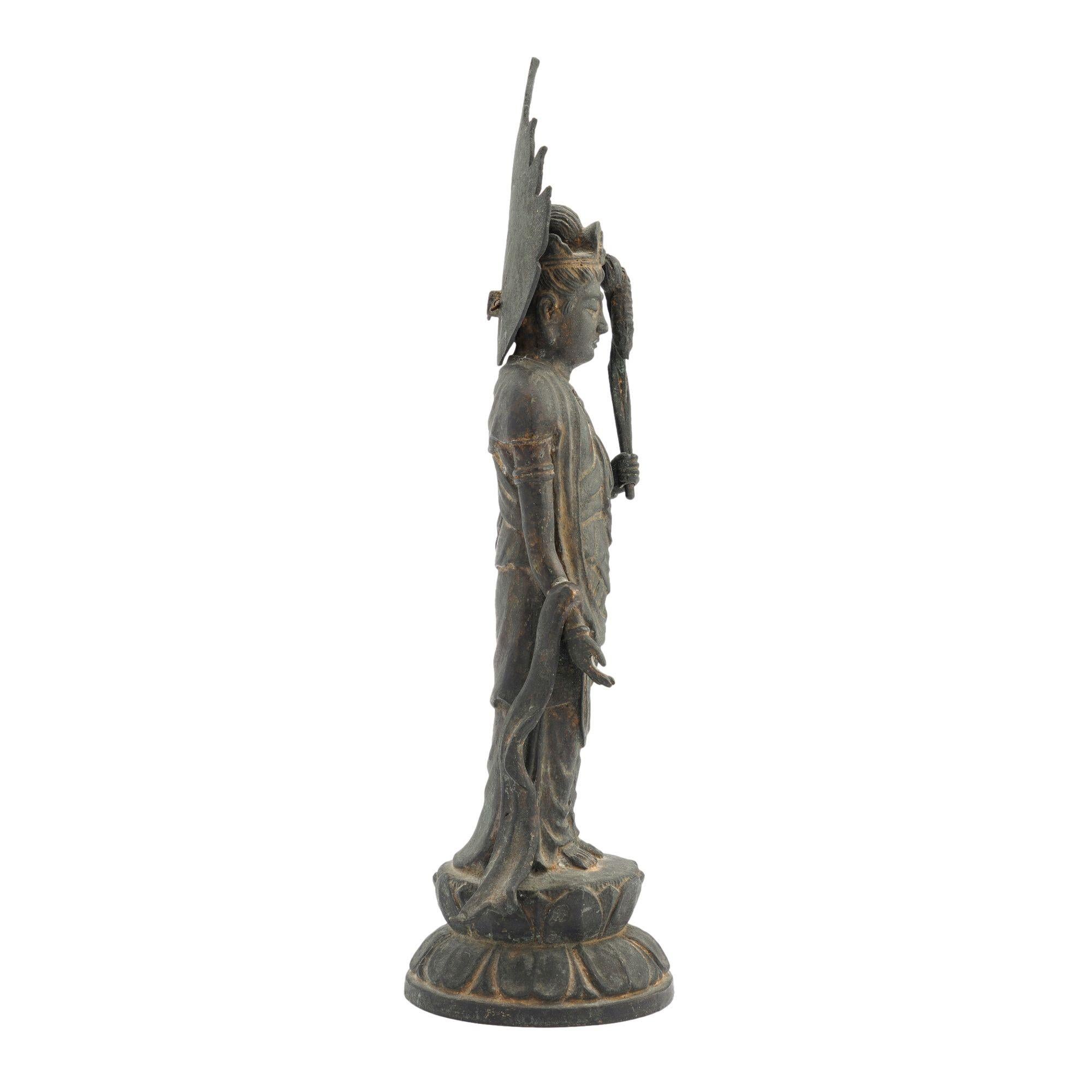 Japanese cast bronze statue of a Bodhisattva, 1780-1800 For Sale 2
