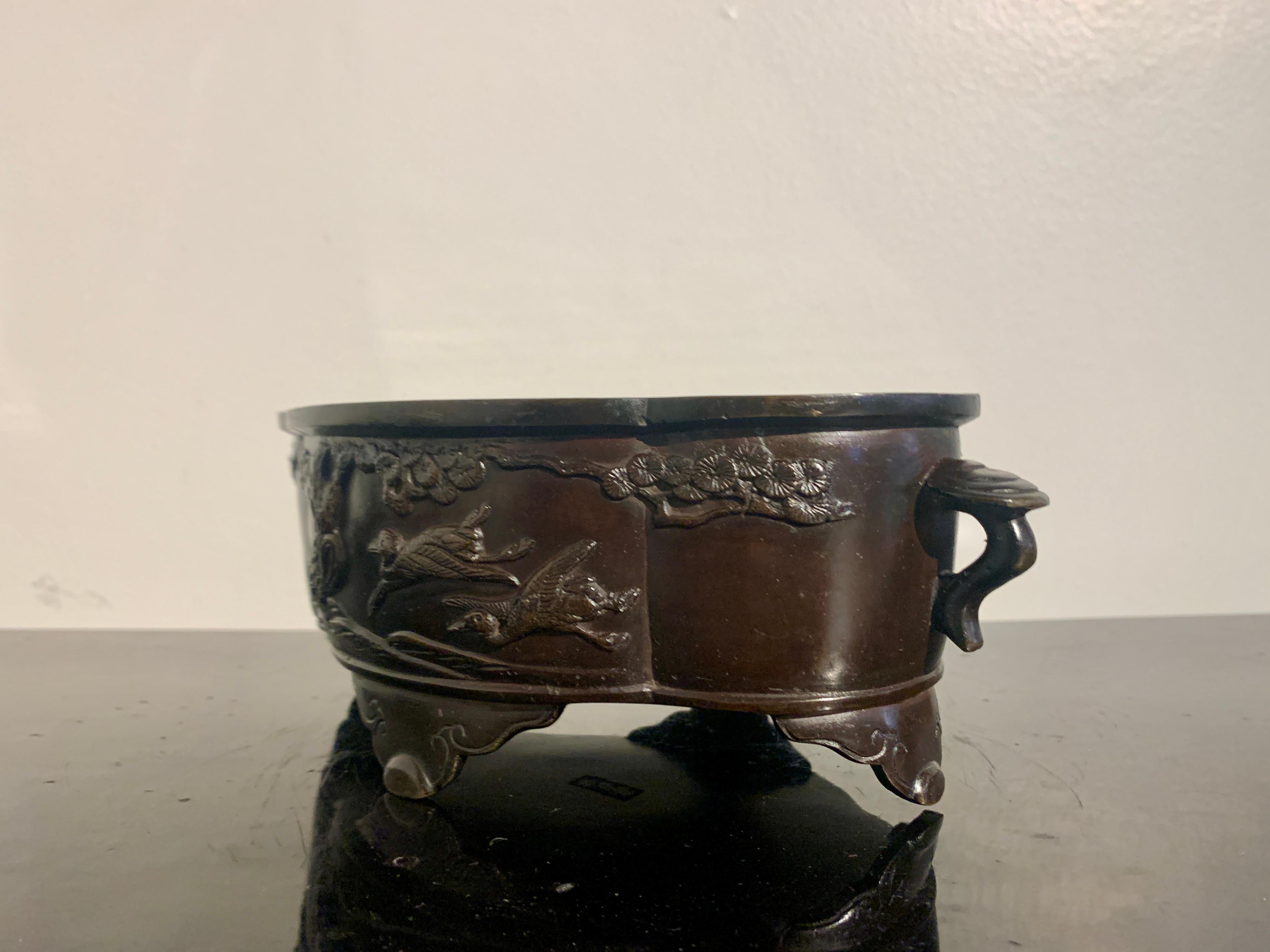 Japanese Cast Bronze Suiban Ikebana Vessel, Meiji Period, Japan 5