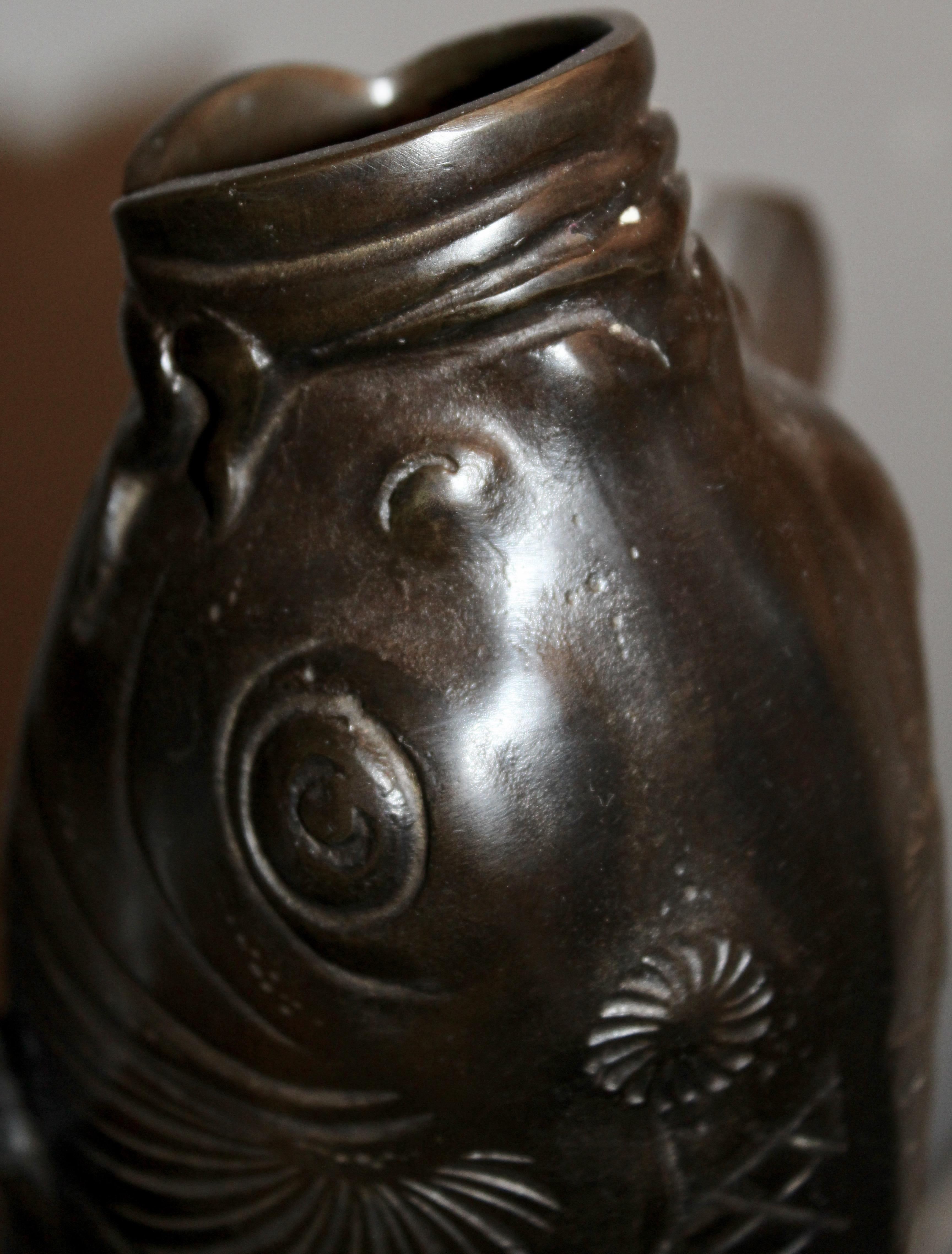 Japanese Cast Bronze Vase in the Form of a Carp, Mid-20th Century For Sale 1