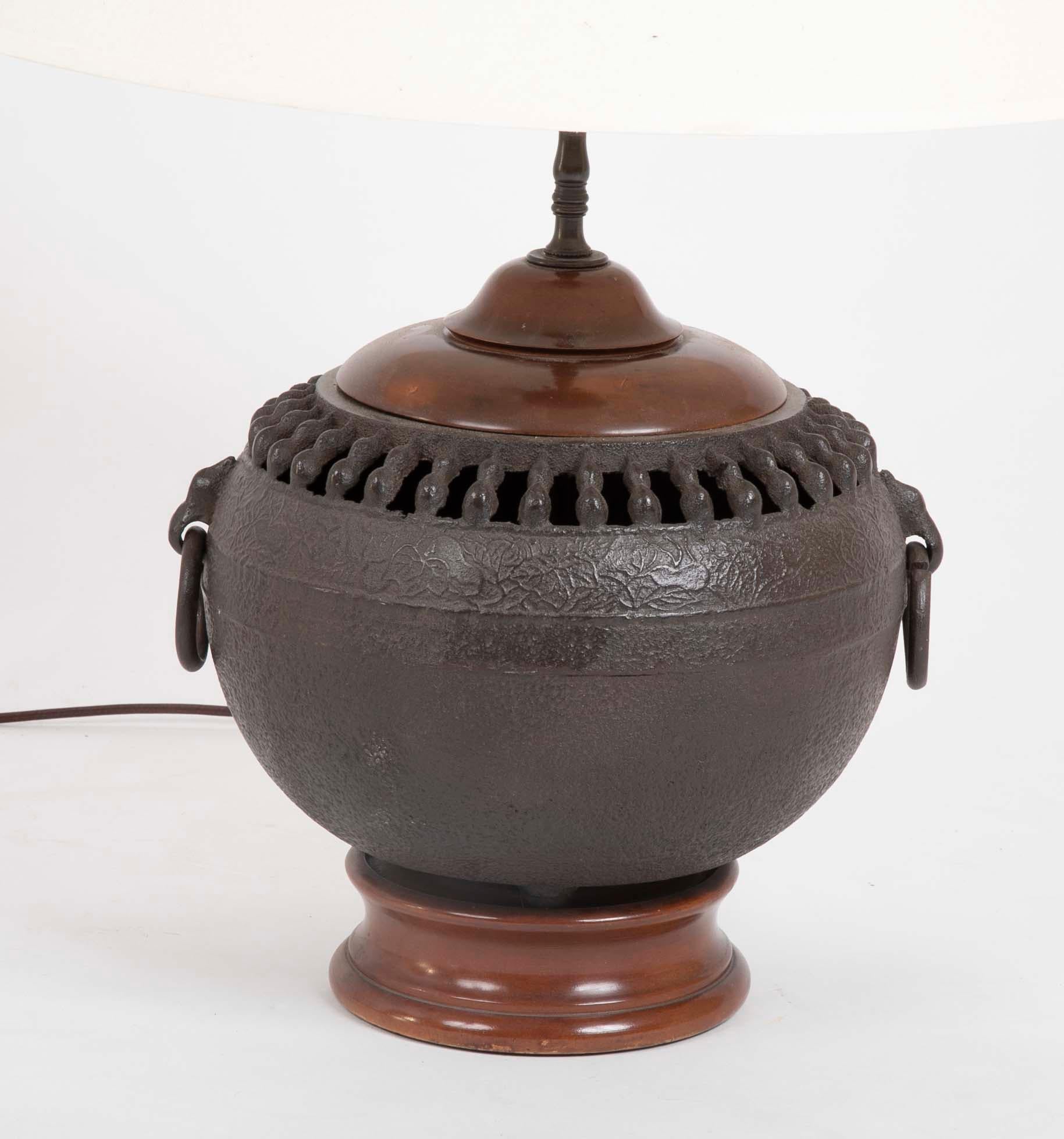 Late 19th century Japanese cast iron hibachi now as a lamp. Base : 13
