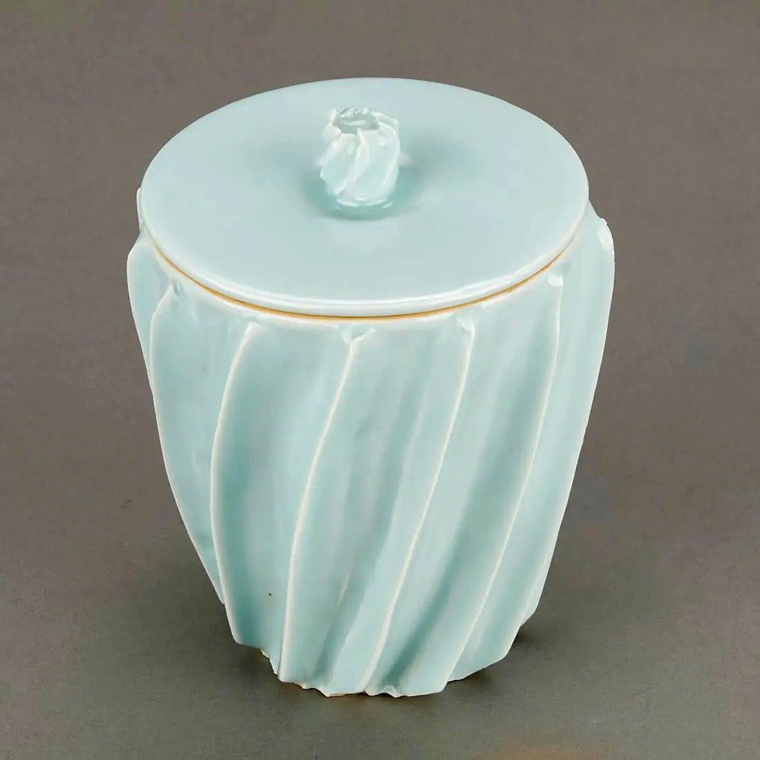 Glazed Japanese Celadon Lidded Vessel Mizusashi by Uichi Shimizu For Sale