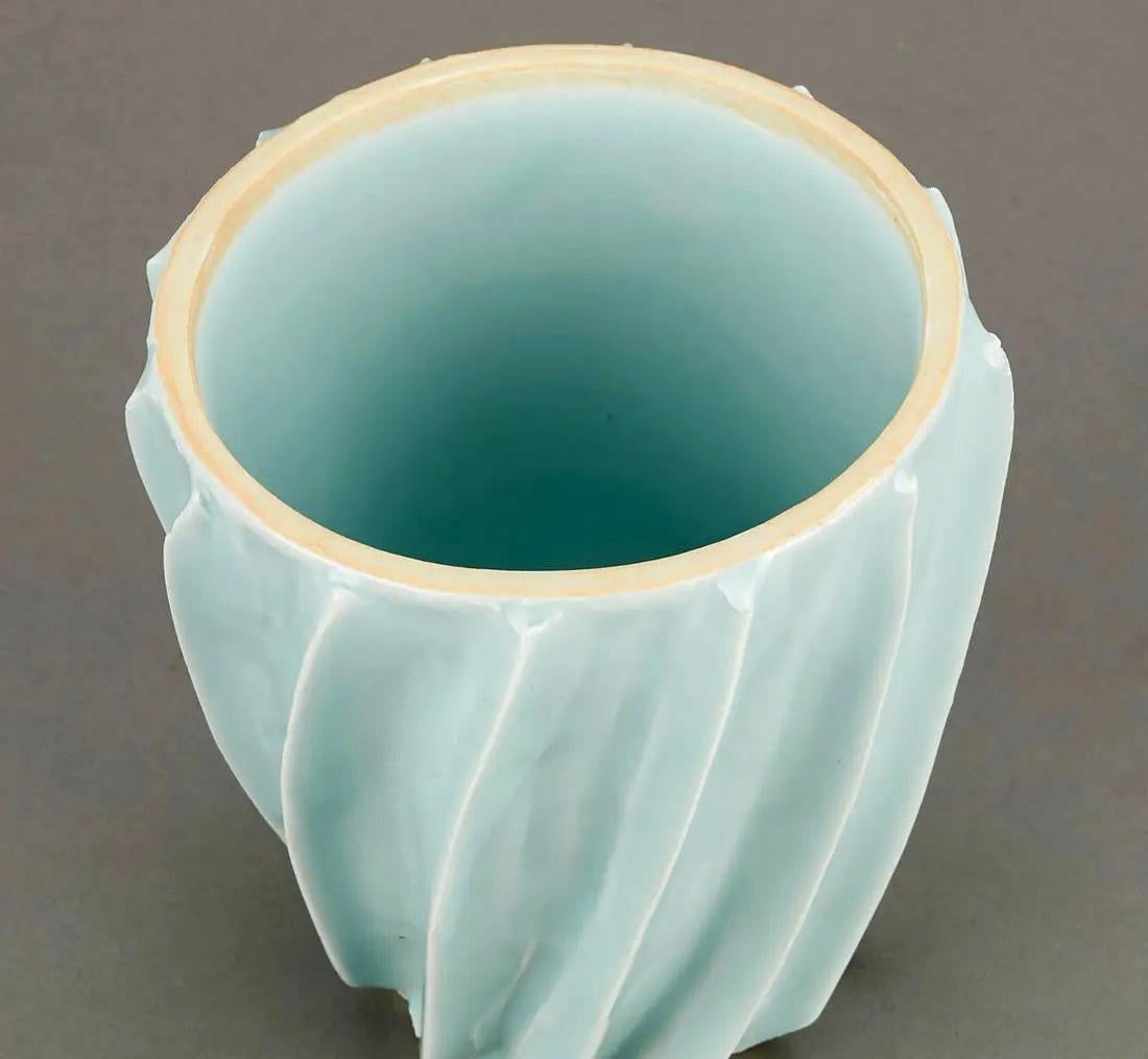 Japanese Celadon Lidded Vessel Mizusashi by Uichi Shimizu In Good Condition For Sale In Atlanta, GA