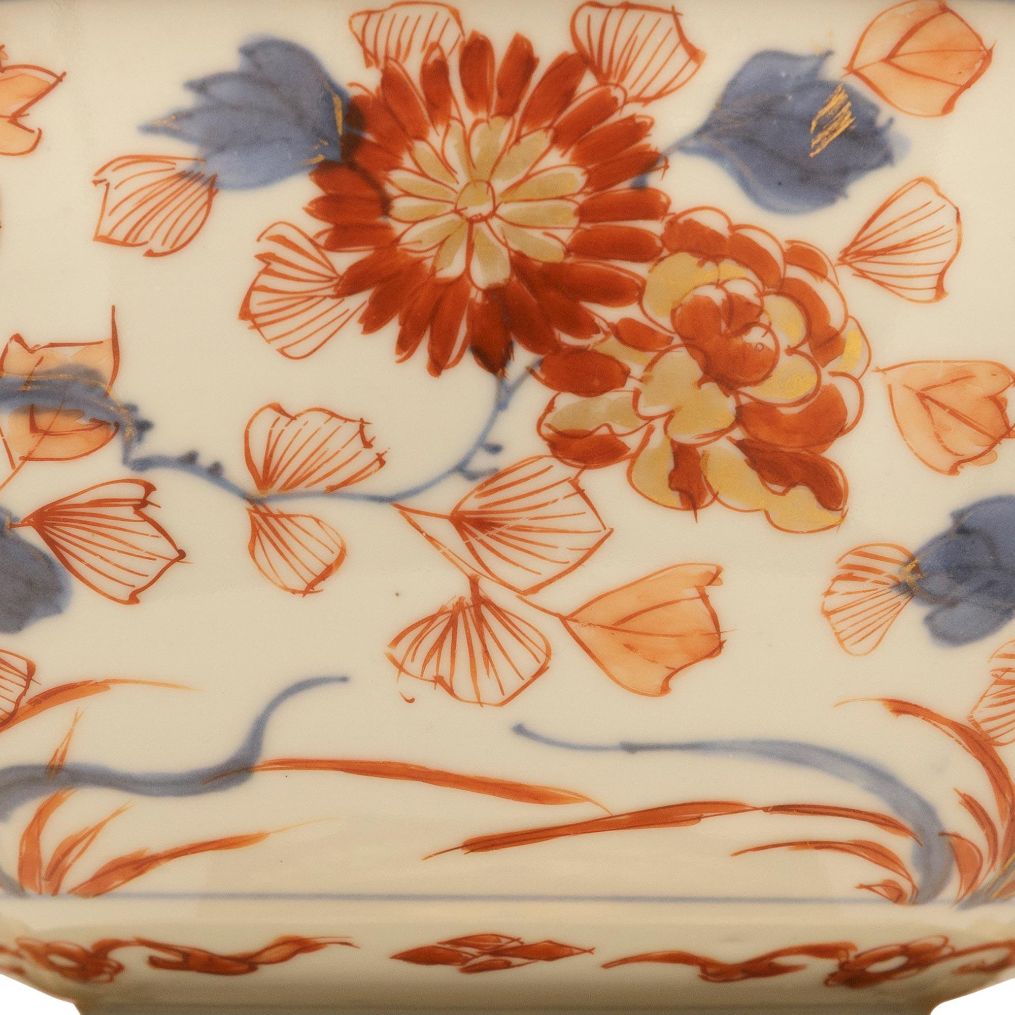 Japanese Century Imari Porcelain and French Louis XVI St. Ormolu Centerpiece For Sale 1