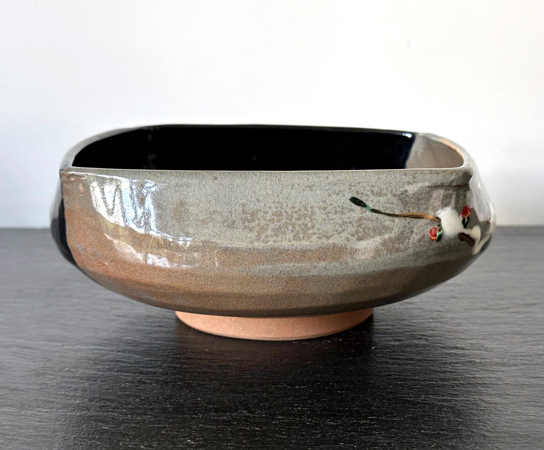 Rara ciotola di ceramica giapponese pubblicata Makuzu Kozan con scatola originale con dedica in vendita 2
