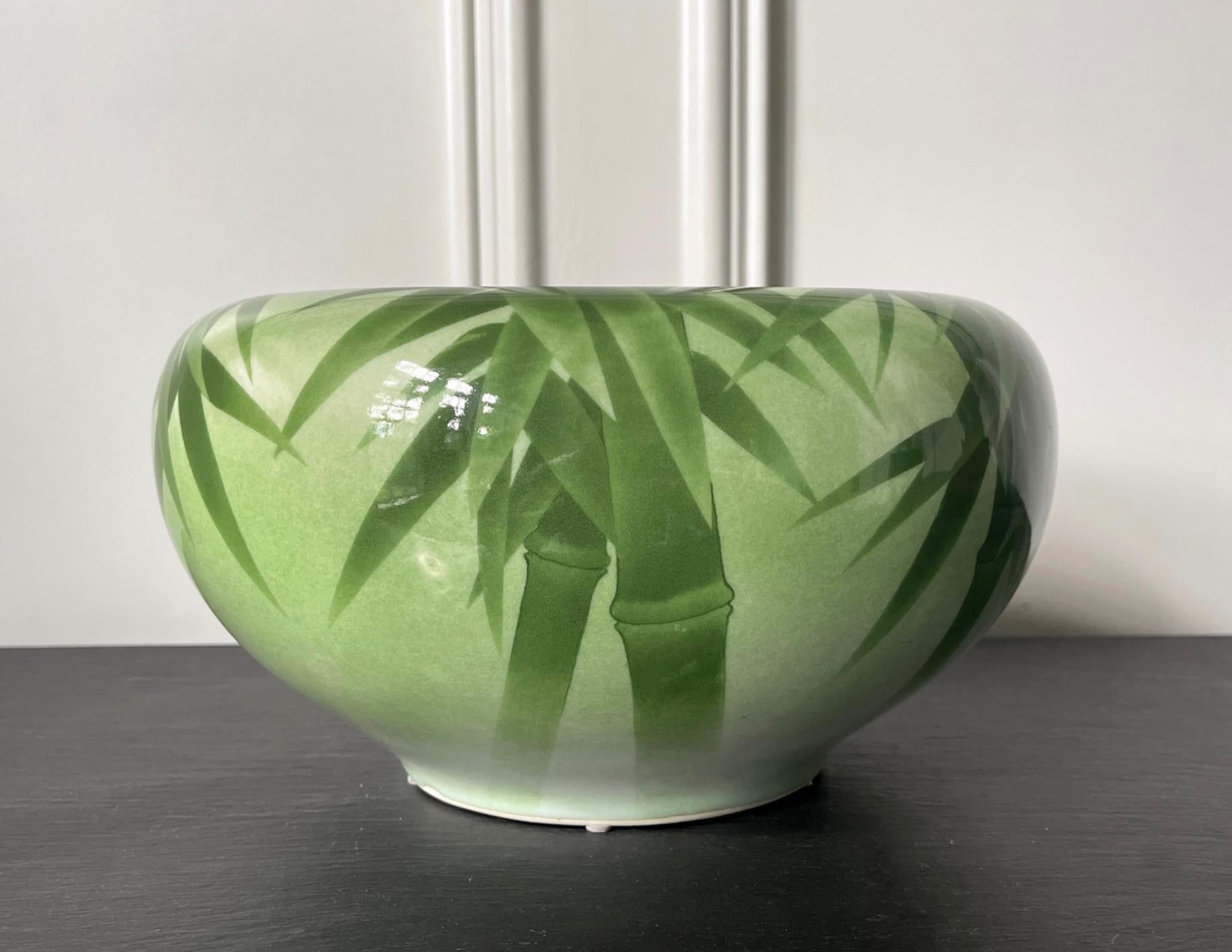 Glazed Japanese Ceramic Centerpiece Bowl Makuzu Kozan Meiji Period For Sale