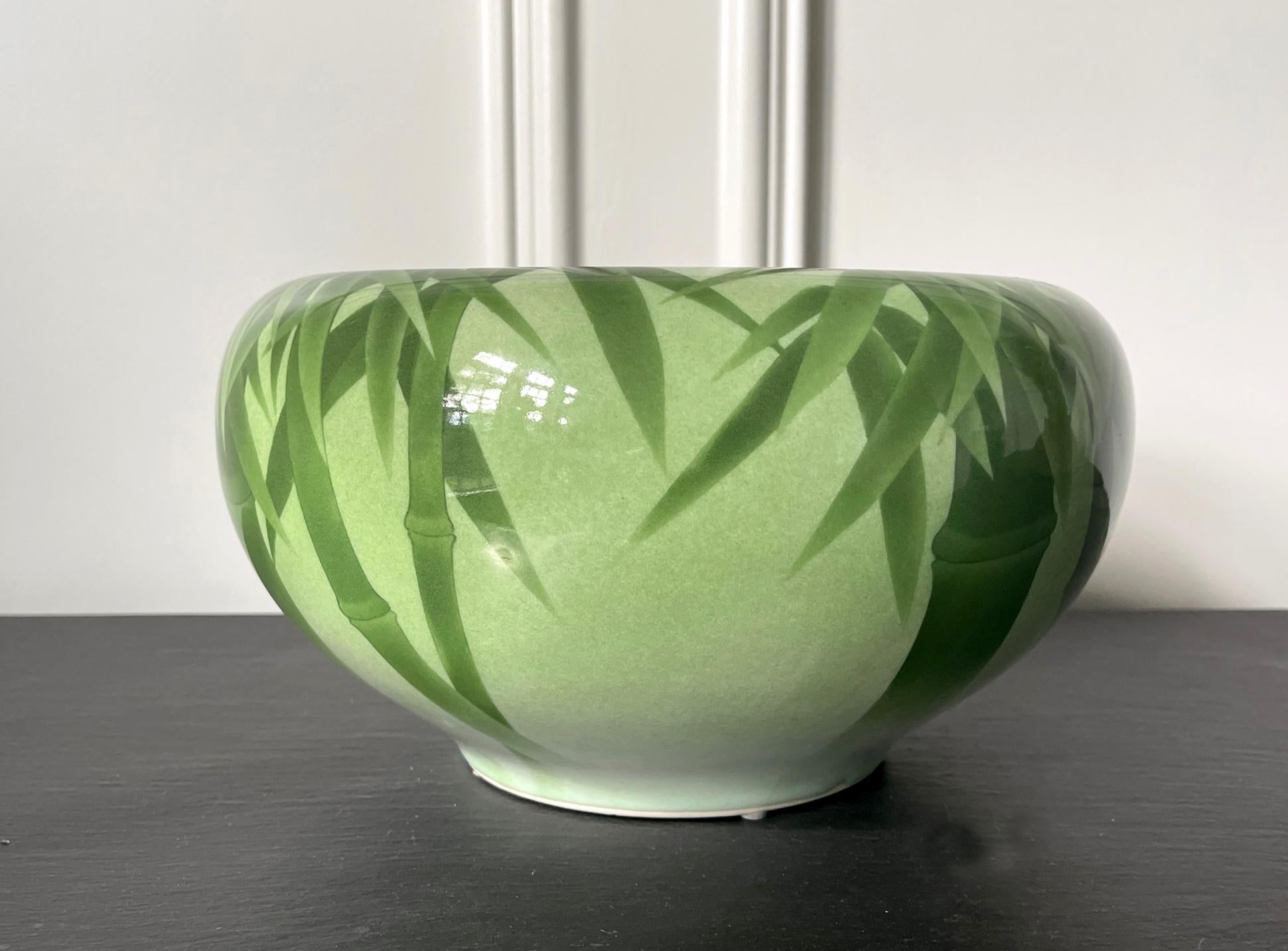Japanese Ceramic Centerpiece Bowl Makuzu Kozan Meiji Period For Sale 1