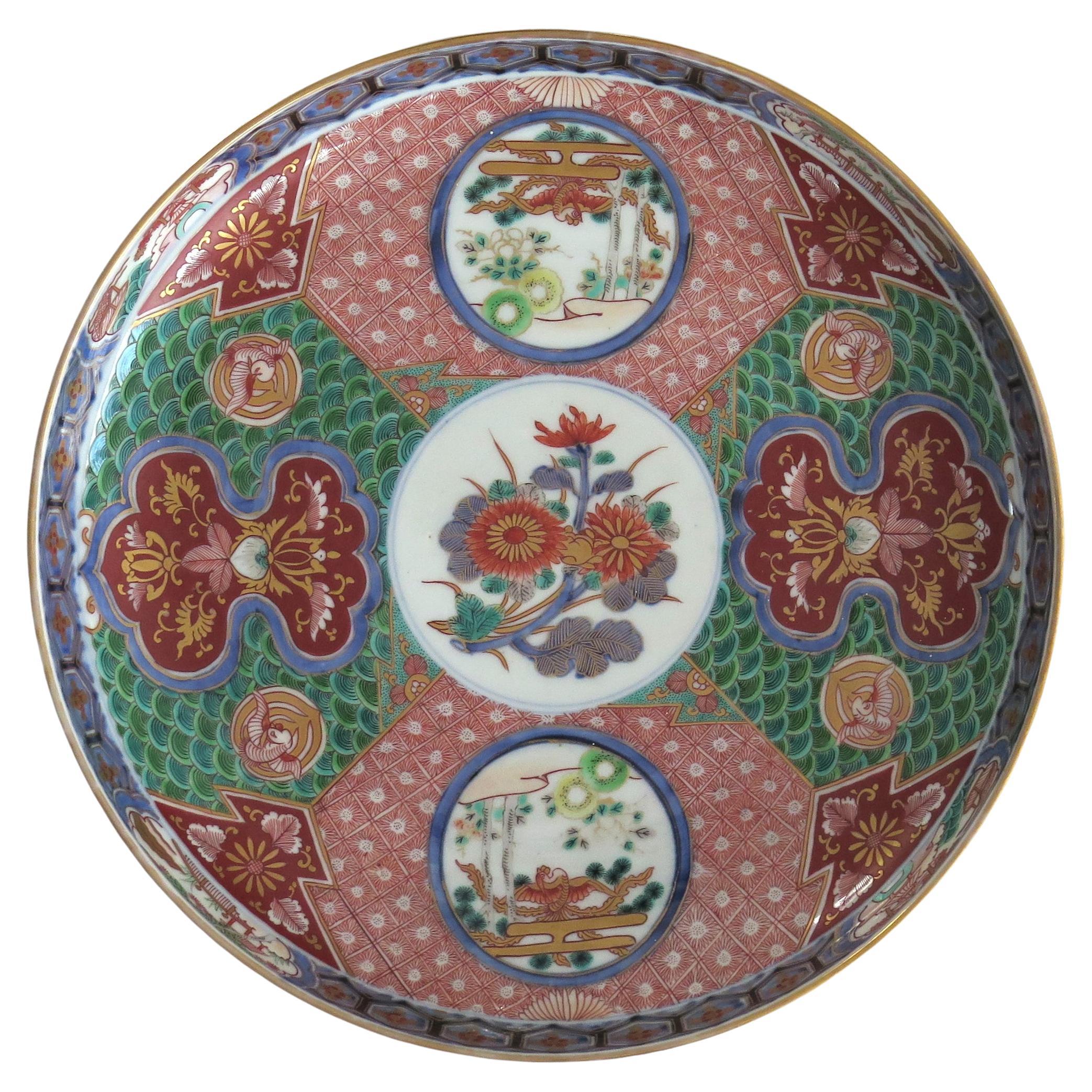 Japanese Ceramic Dish Imari-Arita Finely Hand Painted, Edo Period Circa 1810 For Sale
