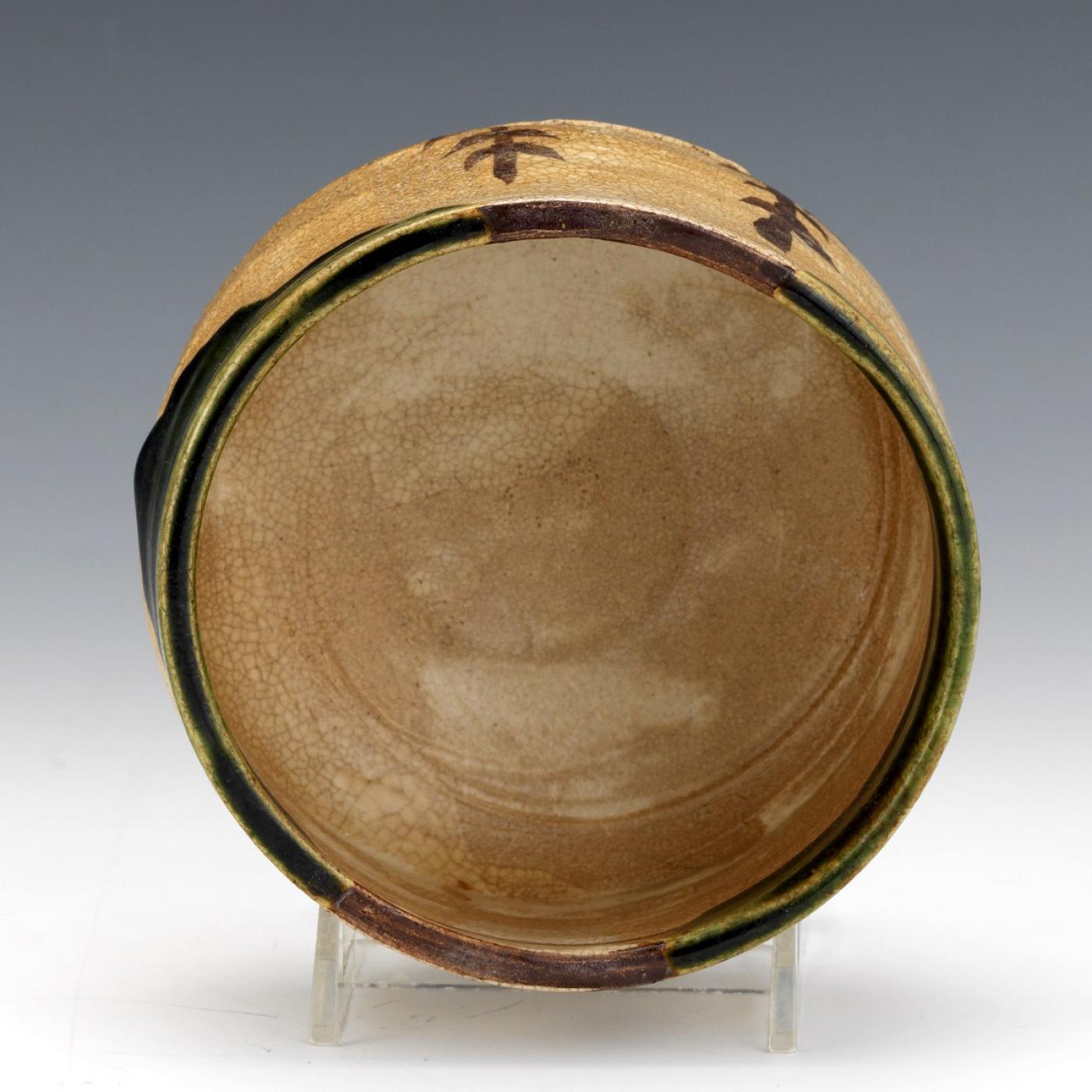 Japanese Ceramic Oribe Tea Bowl Chawan In Good Condition In Atlanta, GA