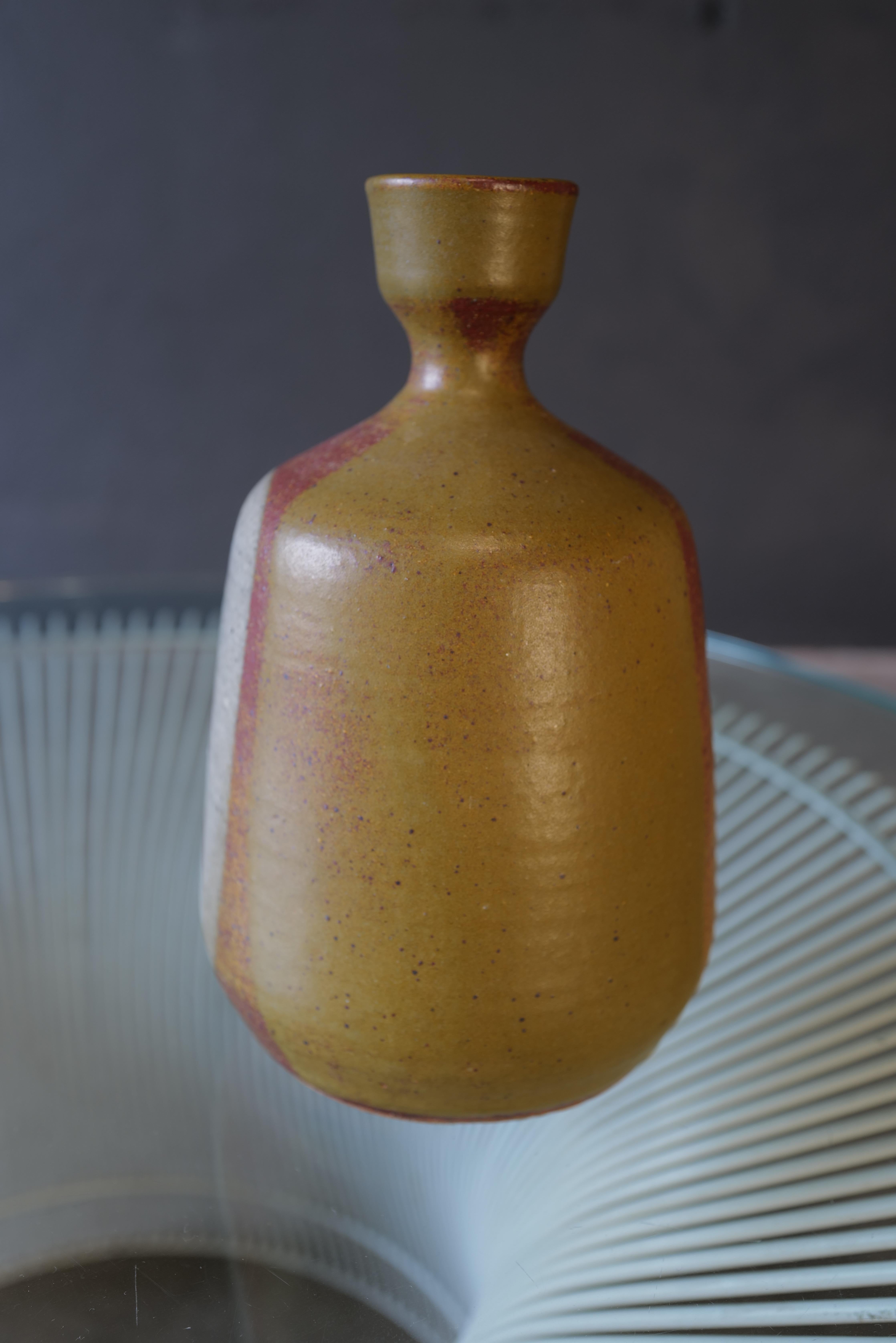 Japanese Ceramic Pottery Vase In Good Condition For Sale In Oklahoma City, OK