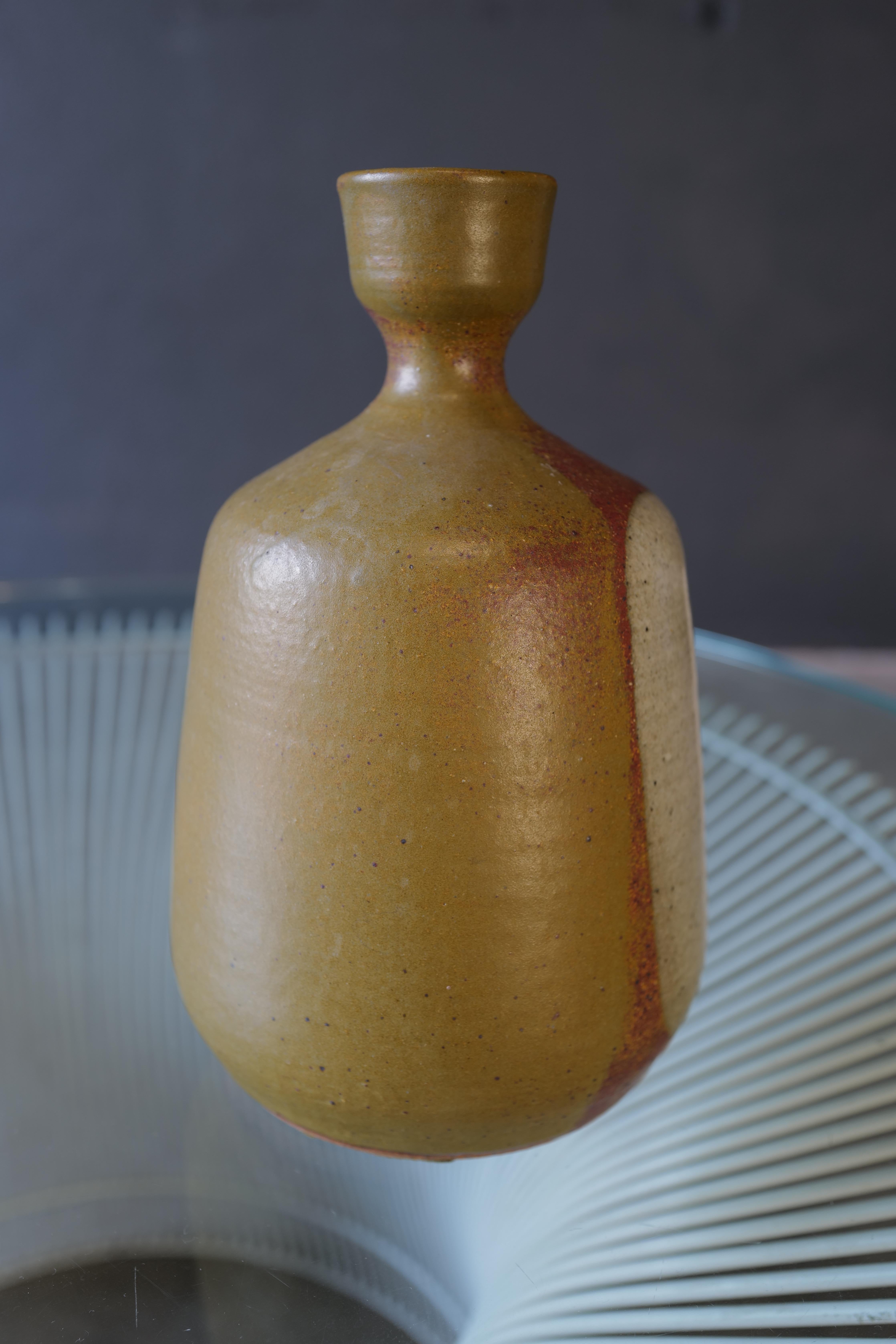 Japanese Ceramic Pottery Vase For Sale 2