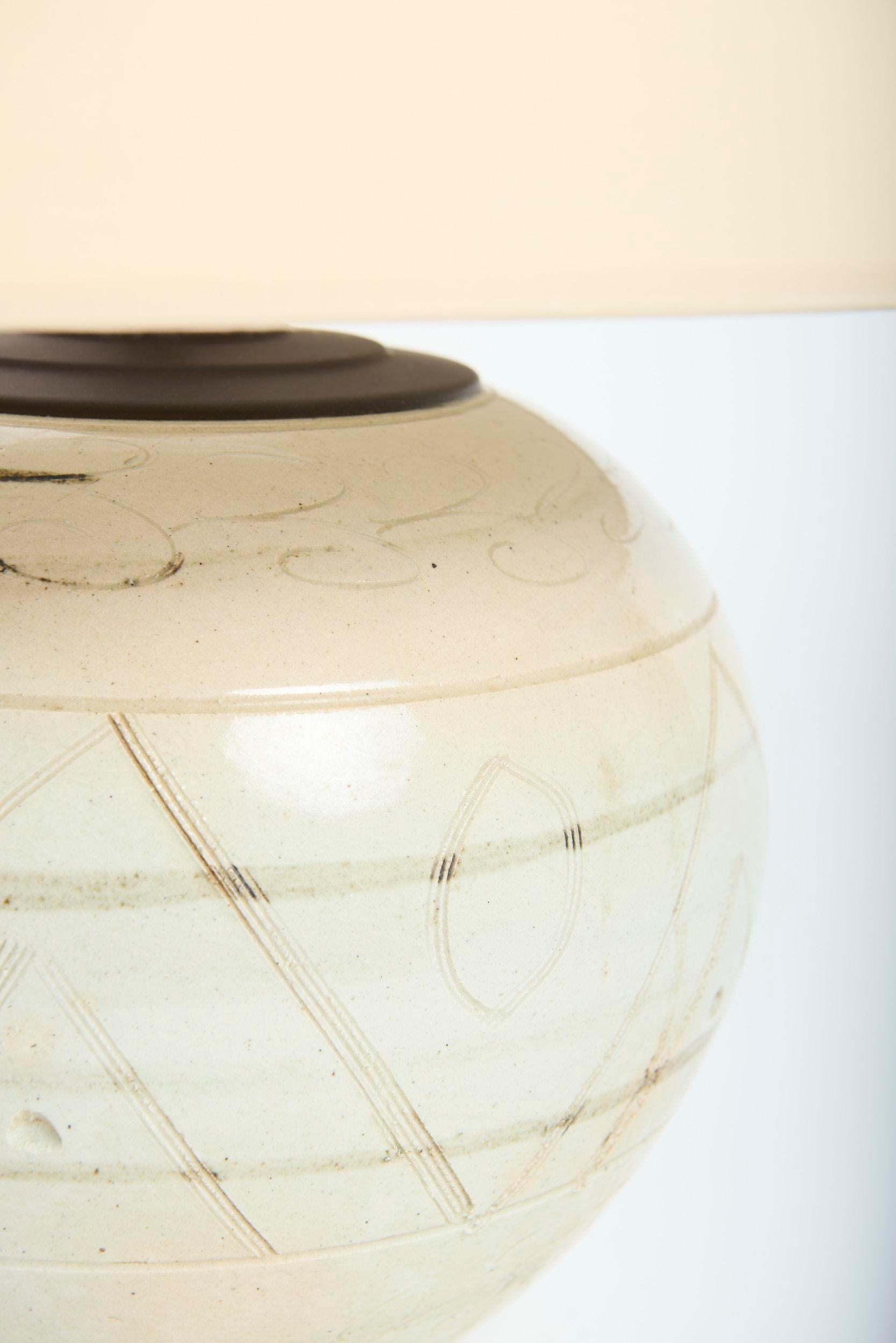 Vernissé Lampe de table en céramique japonaise en vente