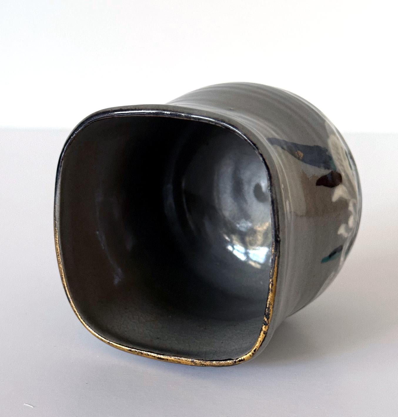 Japanese Ceramic Teacup by Makuzu Kozan Meiji Period (Keramik) im Angebot