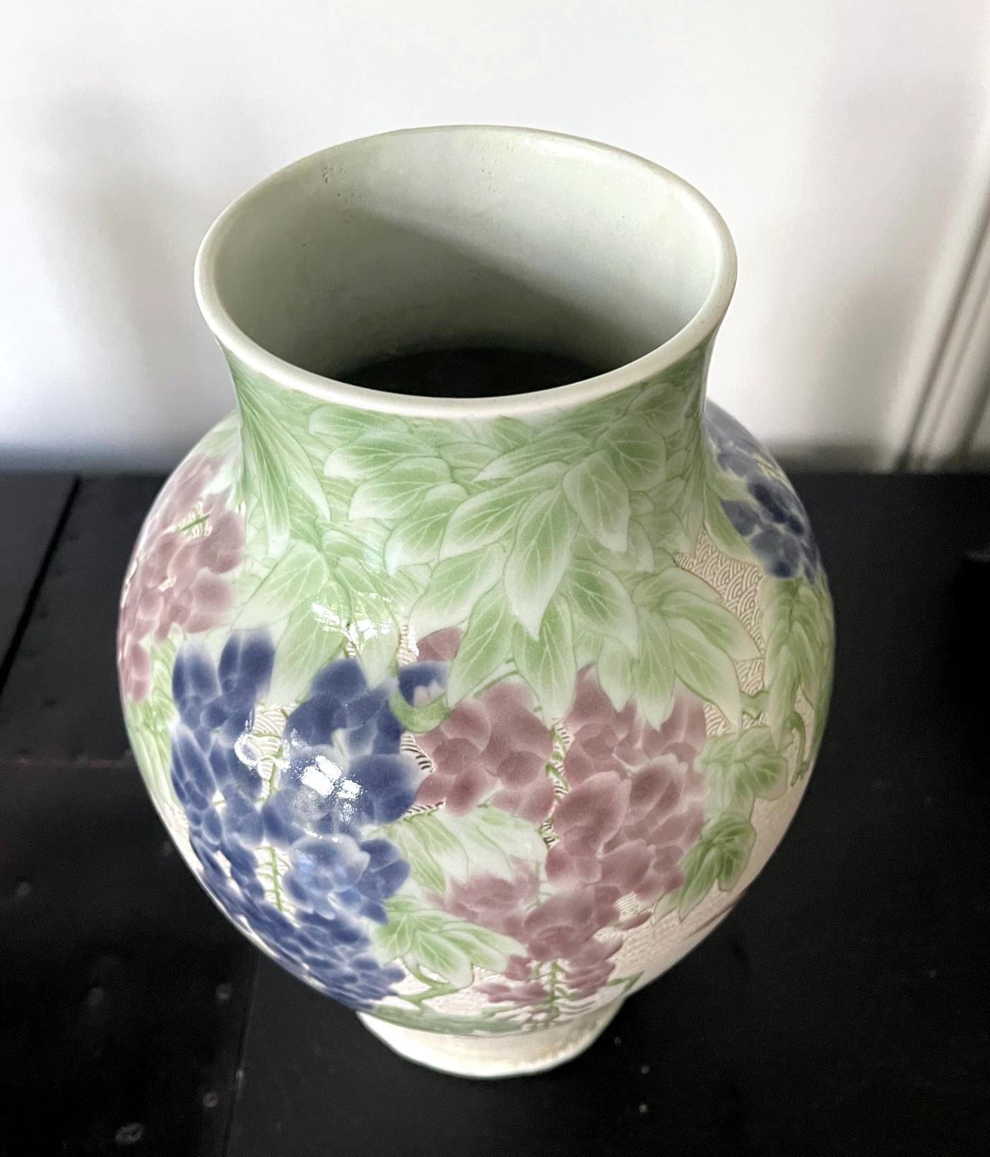 Large Japanese Ceramic Vase by Makuzu Kozan Meiji Period 7
