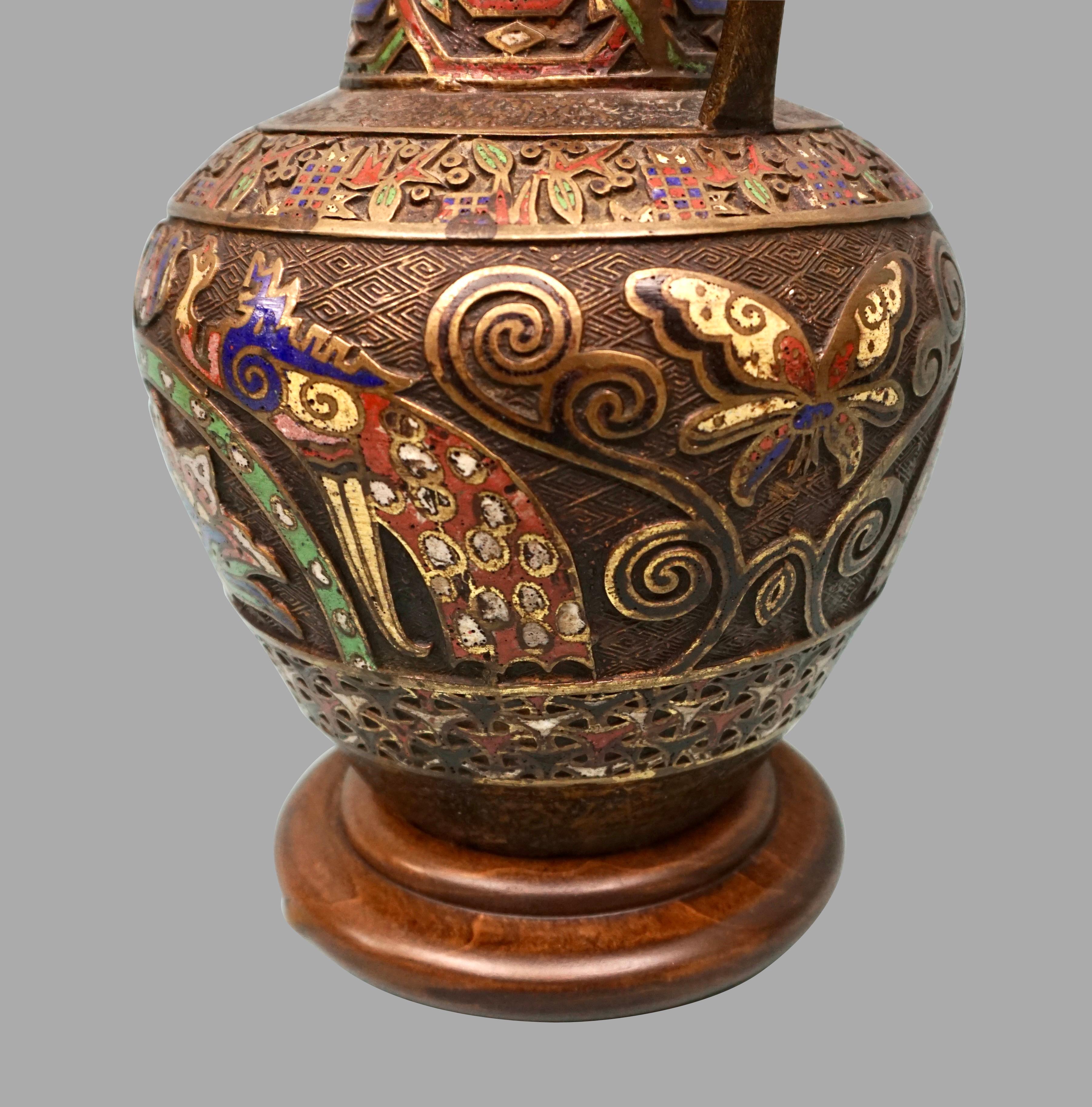 Japanische Champleve-Vase aus Messing mit seitlichen Henkeln, jetzt elektrifiziert im Angebot 6
