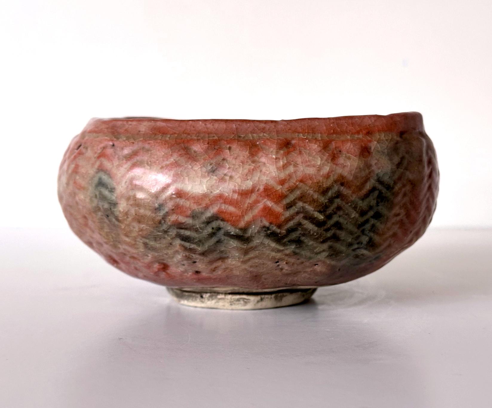 Japanese Ceramic Bowl with Crescent Mark by Kodai-ji Kiln Meiji Period Ex-Musuem For Sale 2