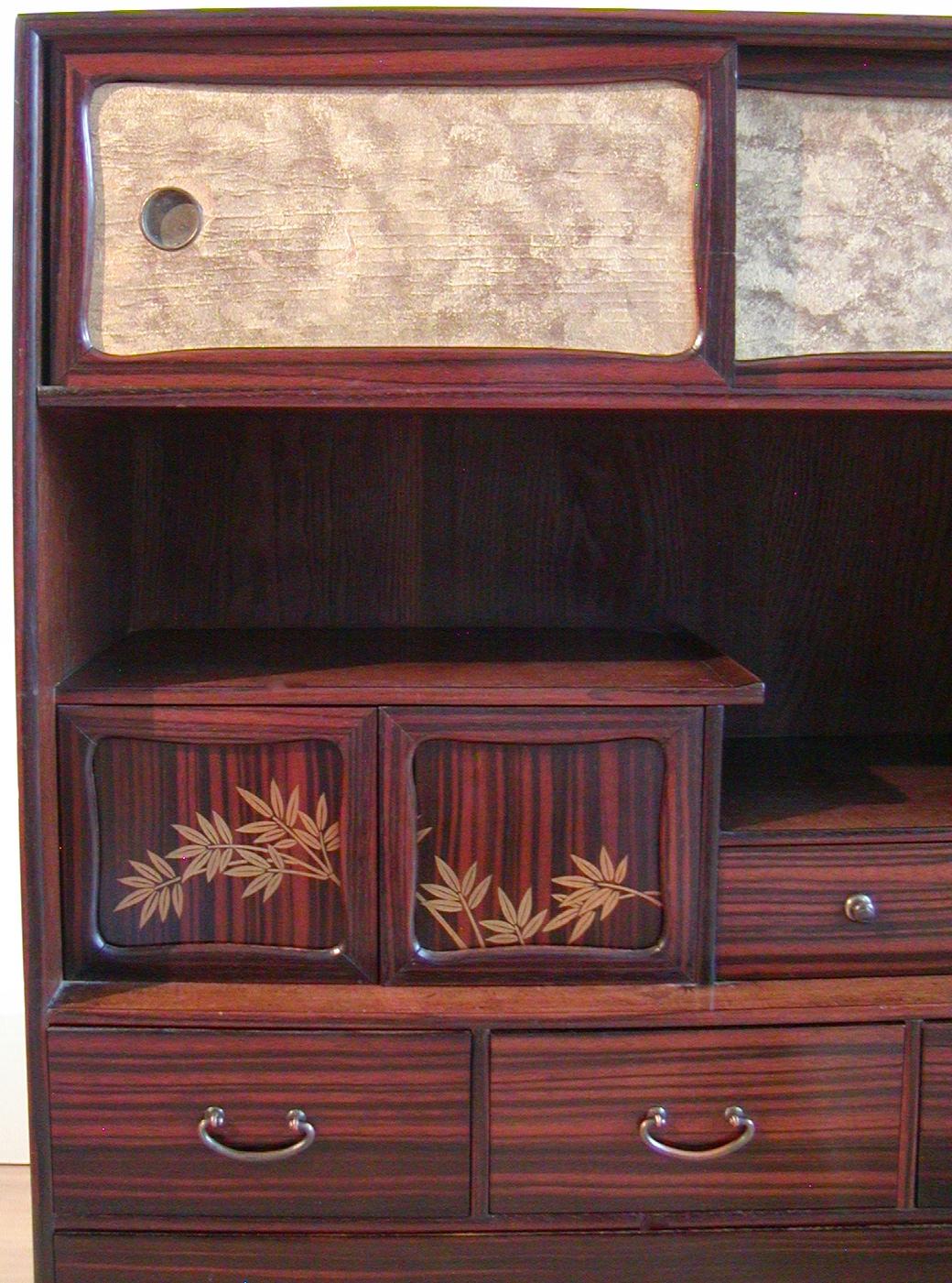 Japanese Chestnut and Rosewood Cha-Dansu Tea Chest (Tansu) In Good Condition In New York, NY