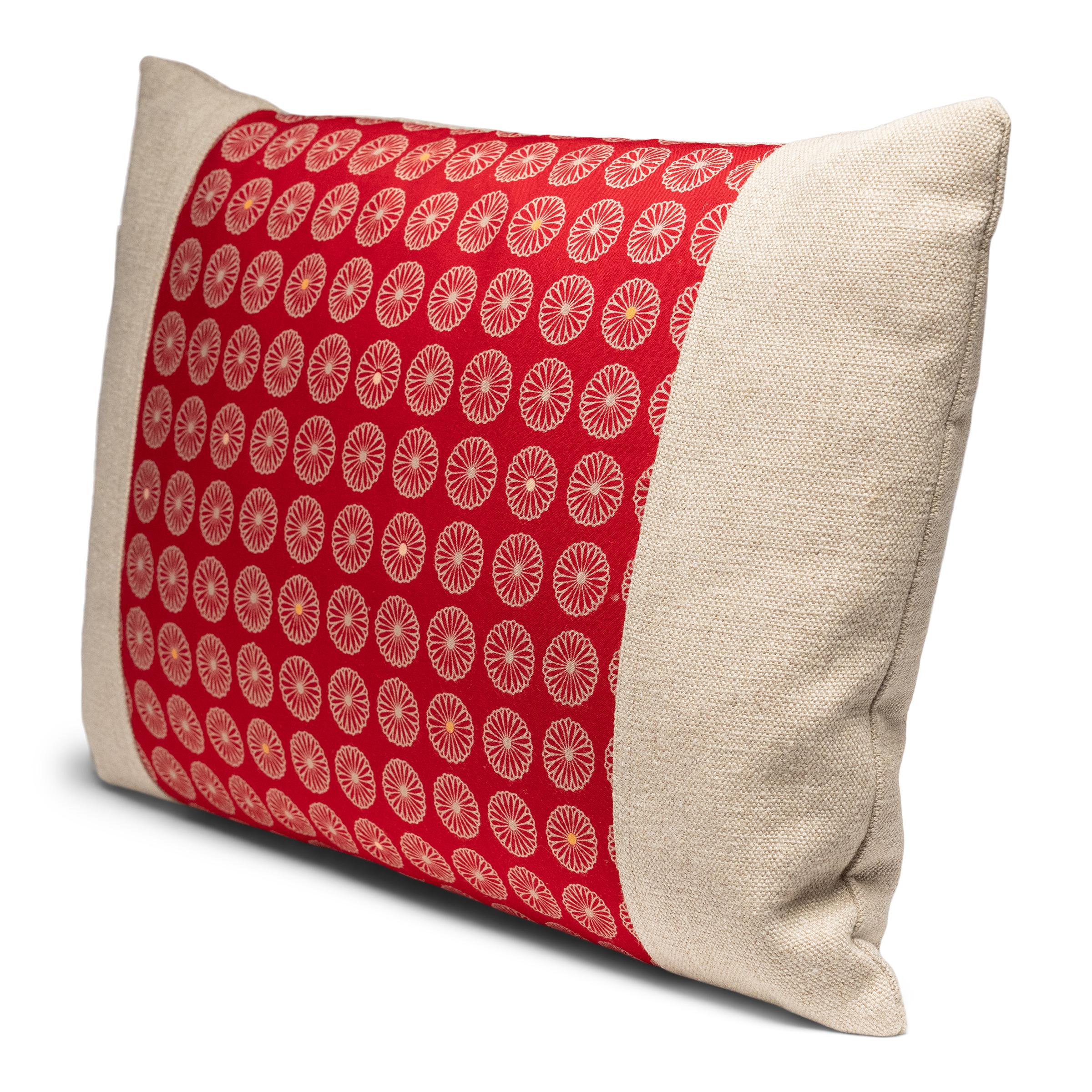 Meiji Coussin en soie Chrysanthème japonais en vente
