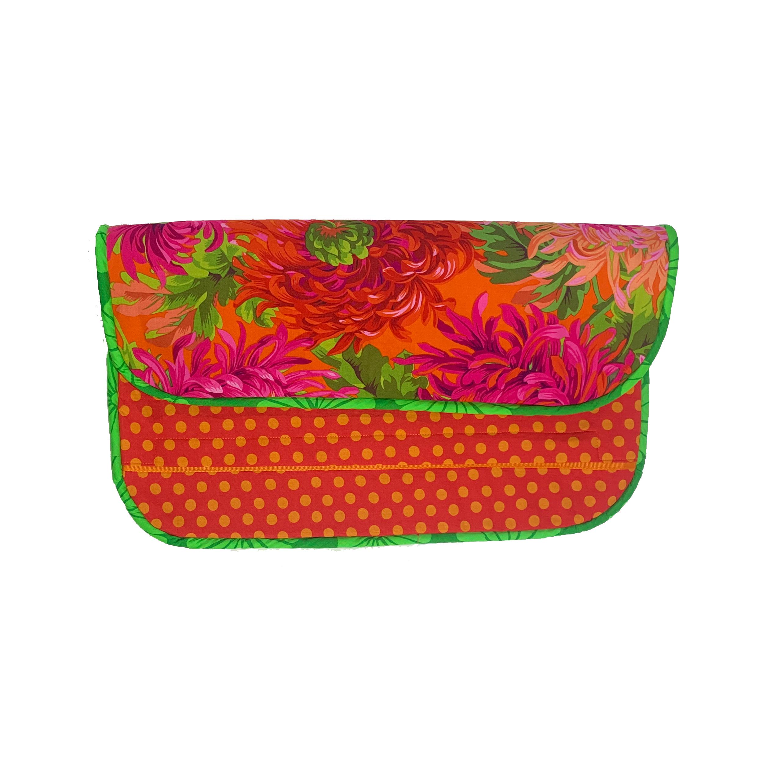 Japanese Chrysanthemum Spring Pillow In New Condition For Sale In Fort Lauderdale, FL