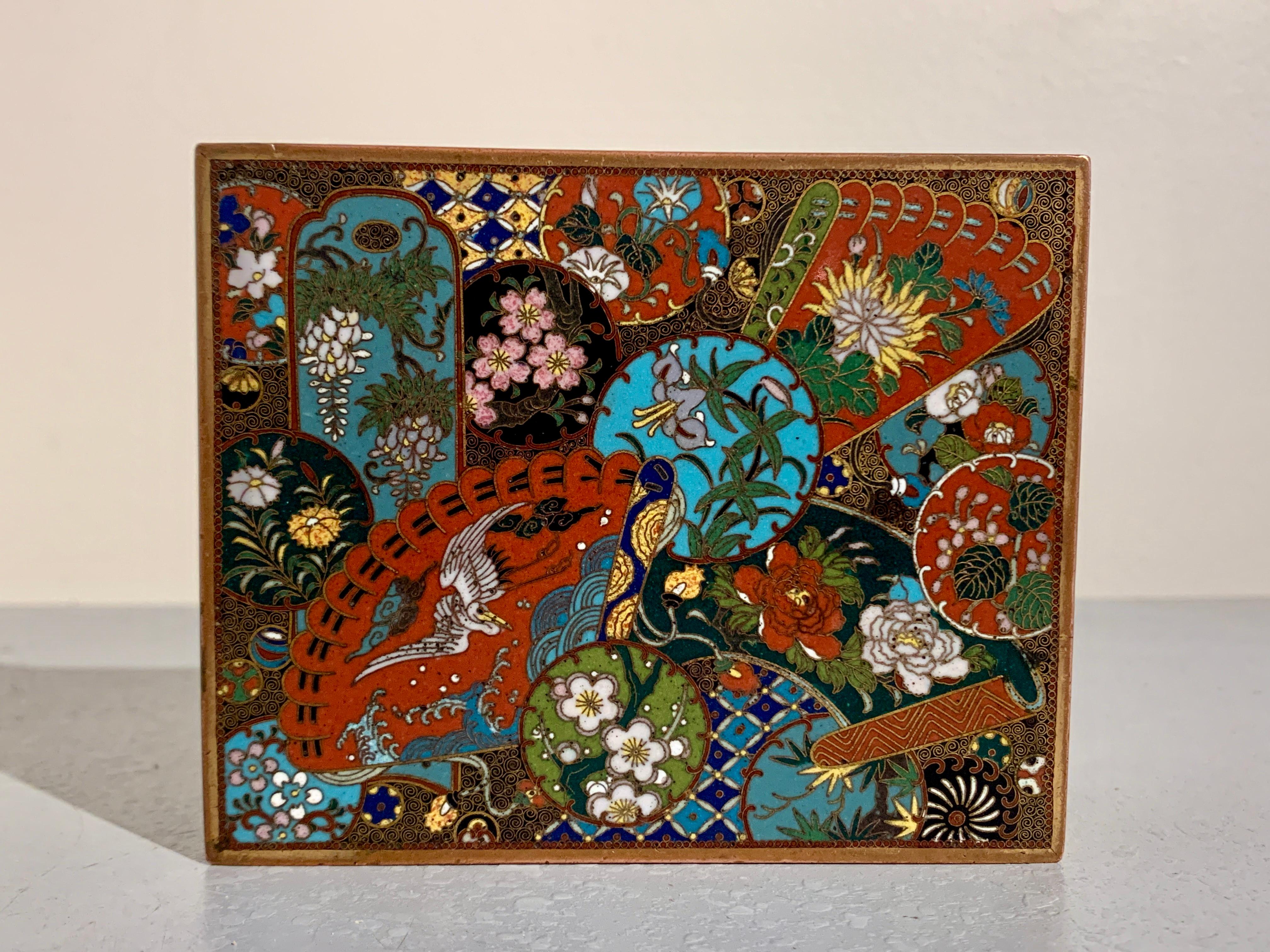 Japonais Boîte en cloisonnée japonaise, période Meiji, fin du 19e siècle, Japon en vente