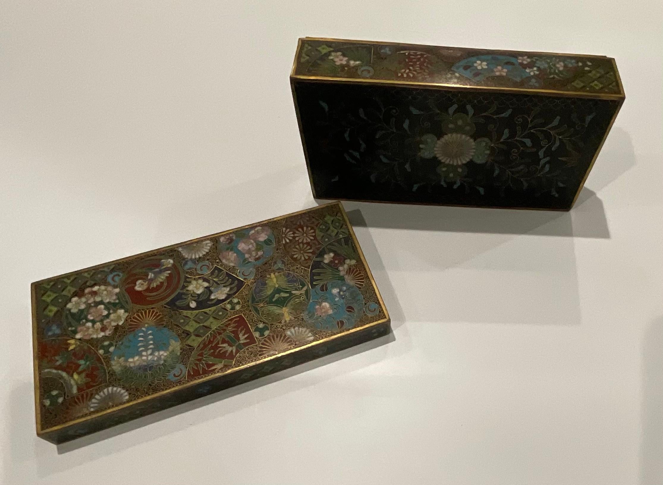 Early 20th Century Japanese Cloisonne Detailed Antique Decorative Box Incredible Colors Design  For Sale
